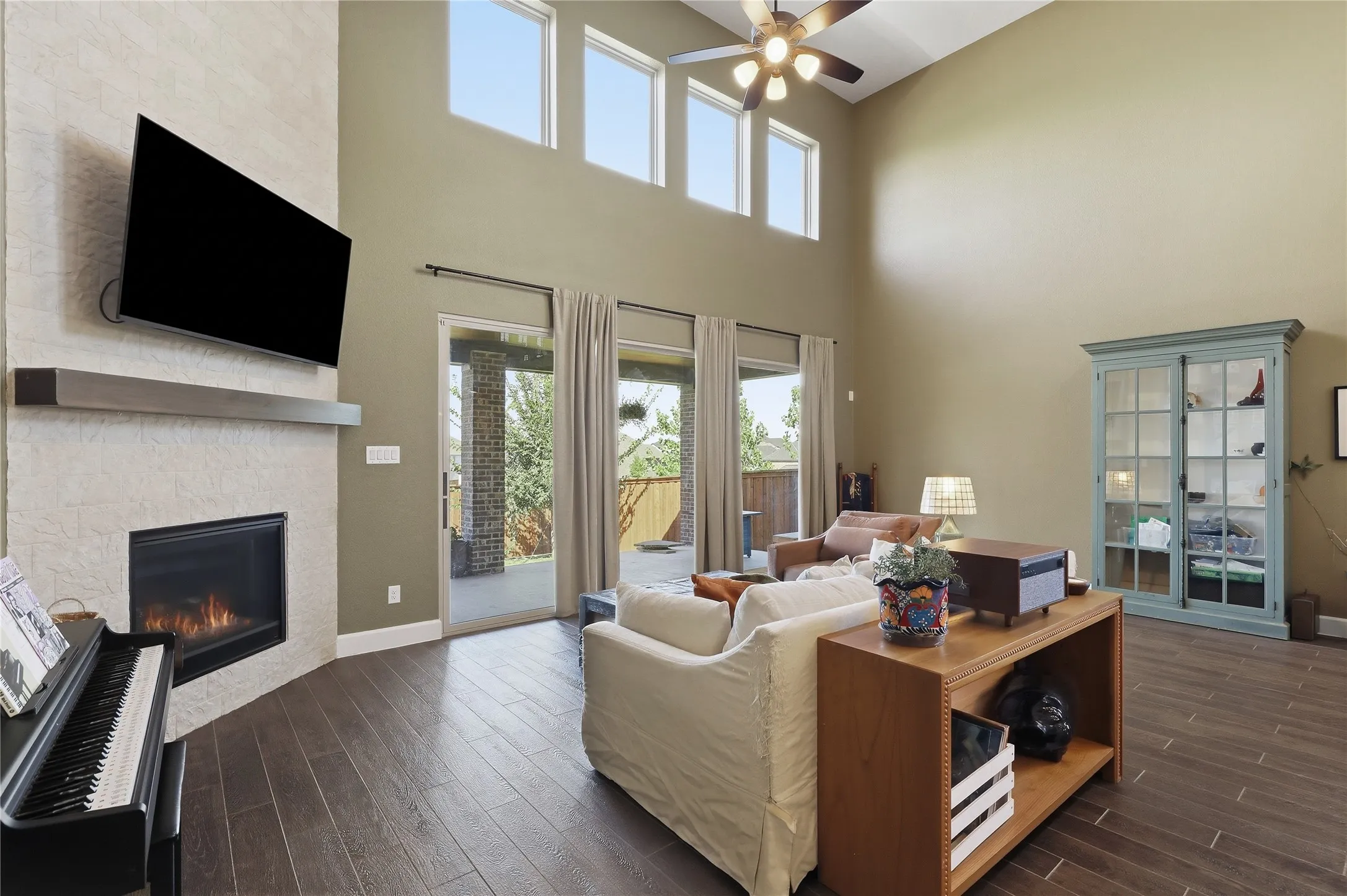 Single Family Residence For Sale in Tarrant County , 10728 Enchanted Rock Way, Fort Worth, Texas 76126, 4 Bedroom, 4 Bathroom, 3 Garage spaces, 3,482 Sqft, built in 2024, mls#21409659, Real Estate Agent in Fort Worth, Homes For Sale in Tarrant county, Homes For Sale in Fort Worth, Realtor in Fort Worth Texas, Real Estate Brokerage Independent Realty Texas, Luminita Cordes Realtor