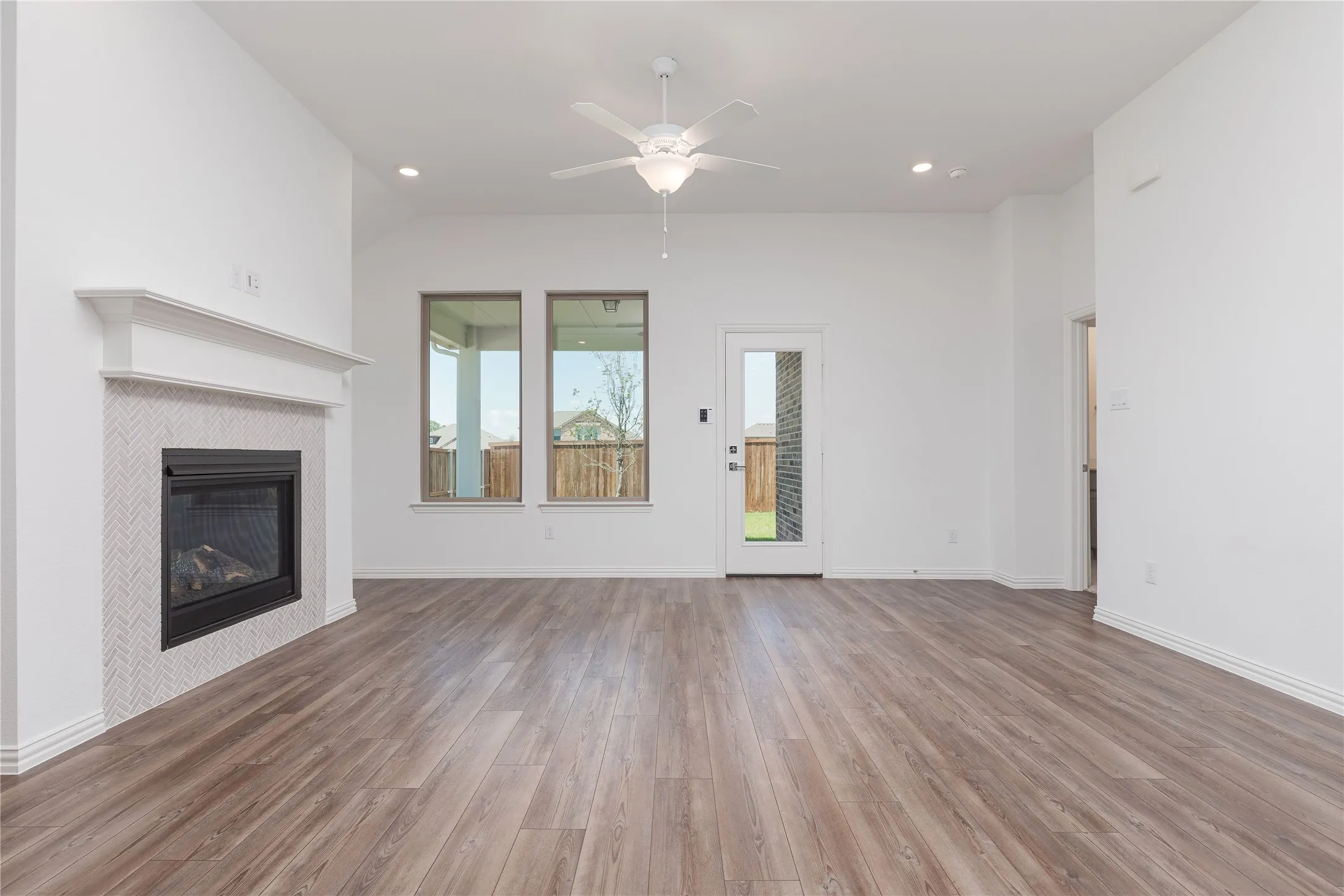 Single Family Residence For Rent in Collin County , 3501 Prickly Pear Path, Melissa, Texas 75454, 4 Bedroom, 3 Bathroom, 2 Garage spaces, 2,252 Sqft, built in 2024, mls#21409057, Real Estate Agent in Melissa, Homes For Rent in Collin county, Homes For Rent in Melissa, Realtor in Melissa Texas, Real Estate Brokerage Independent Realty Texas, Luminita Cordes Realtor