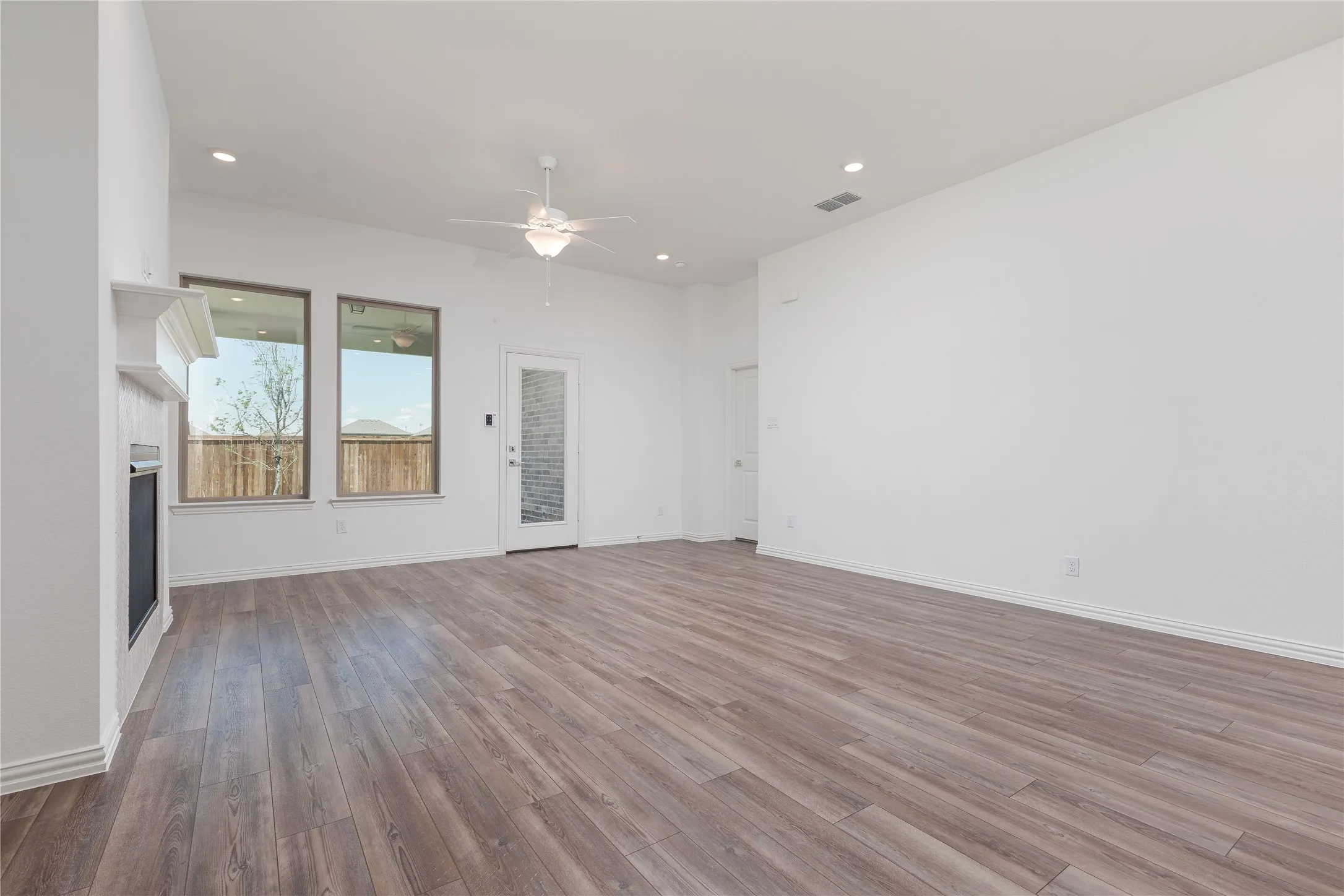 Single Family Residence For Rent in Collin County , 3501 Prickly Pear Path, Melissa, Texas 75454, 4 Bedroom, 3 Bathroom, 2 Garage spaces, 2,252 Sqft, built in 2024, mls#21409057, Real Estate Agent in Melissa, Homes For Rent in Collin county, Homes For Rent in Melissa, Realtor in Melissa Texas, Real Estate Brokerage Independent Realty Texas, Luminita Cordes Realtor