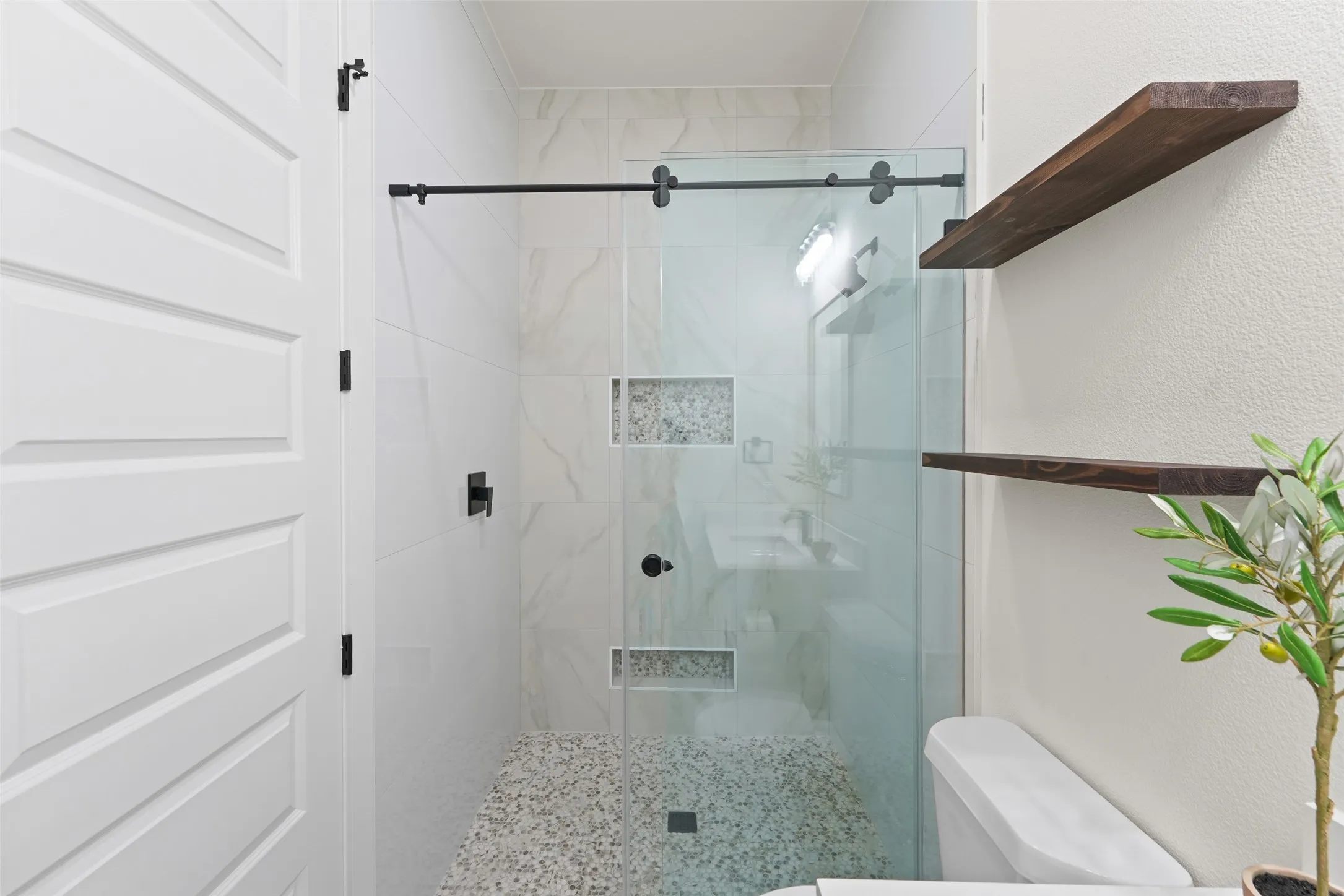 Single Family Residence For Sale in Kaufman County , 1002 Devonshire Drive N, Forney, Texas 75126, 4 Bedroom, 5 Bathroom, 3 Garage spaces, 3,450 Sqft, built in 2026, mls#21407903, Real Estate Agent in Forney, Homes For Sale in Kaufman county, Homes For Sale in Forney, Realtor in Forney Texas, Real Estate Brokerage Independent Realty Texas, Luminita Cordes Realtor