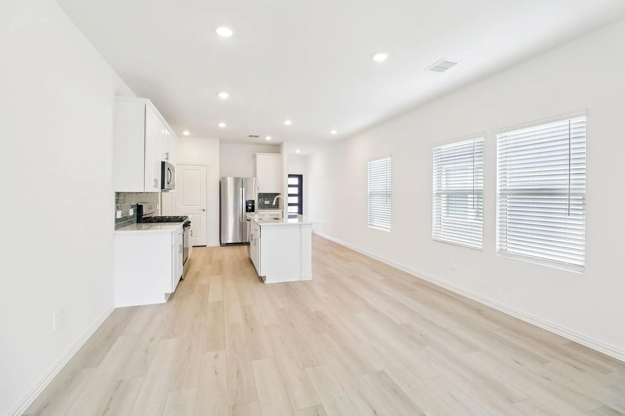 Photo is not of the actual home, but is an inspirational photo of builder’s model home and may depict options, furnishings, and/or decorator features that are not included.