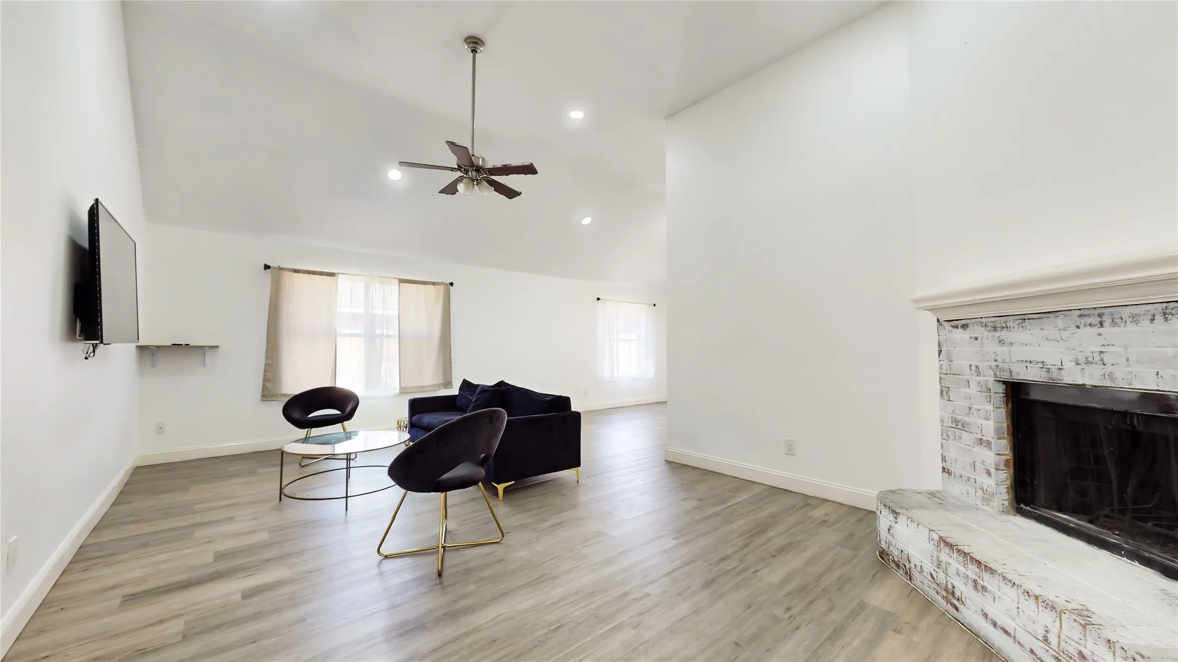 Single Family Residence For Sale in Tarrant County , 1402 Calais Court, Euless, Texas 76040, 3 Bedroom, 2 Bathroom, 2 Garage spaces, 1,501 Sqft, built in 1996, mls#21409069, Real Estate Agent in Euless, Homes For Sale in Tarrant county, Homes For Sale in Euless, Realtor in Euless Texas, Real Estate Brokerage Independent Realty Texas, Luminita Cordes Realtor