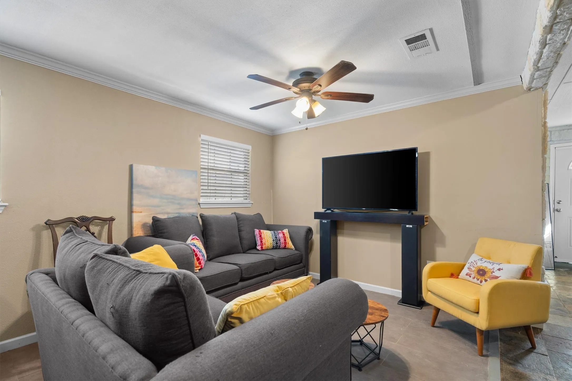 Single Family Residence For Sale in Dallas County , 2100 Caddo Street, Dallas, Texas 75204, 5 Bedroom, 5 Bathroom, 3 Garage spaces, 3,256 Sqft, built in 1940, mls#21410381, Real Estate Agent in Dallas, Homes For Sale in Dallas county, Homes For Sale in Dallas, Realtor in Dallas Texas, Real Estate Brokerage Independent Realty Texas, Luminita Cordes Realtor