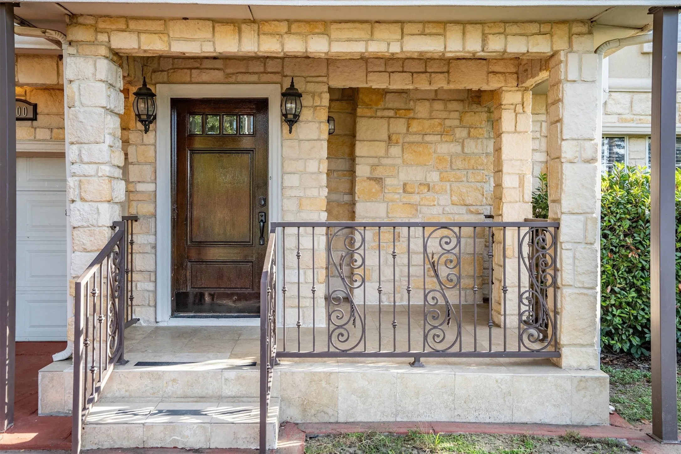 Single Family Residence For Sale in Dallas County , 2100 Caddo Street, Dallas, Texas 75204, 5 Bedroom, 5 Bathroom, 3 Garage spaces, 3,256 Sqft, built in 1940, mls#21410381, Real Estate Agent in Dallas, Homes For Sale in Dallas county, Homes For Sale in Dallas, Realtor in Dallas Texas, Real Estate Brokerage Independent Realty Texas, Luminita Cordes Realtor