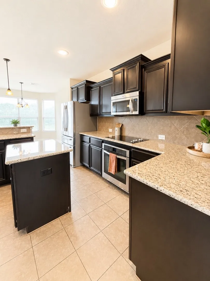 Single Family Residence For Rent in Parker County , 815 Blue Quail Drive, Weatherford, Texas 76087, 5 Bedroom, 4 Bathroom, 3 Garage spaces, 3,109 Sqft, built in 2014, mls#21409341, Real Estate Agent in Weatherford, Homes For Rent in Parker county, Homes For Rent in Weatherford, Realtor in Weatherford Texas, Real Estate Brokerage Independent Realty Texas, Luminita Cordes Realtor