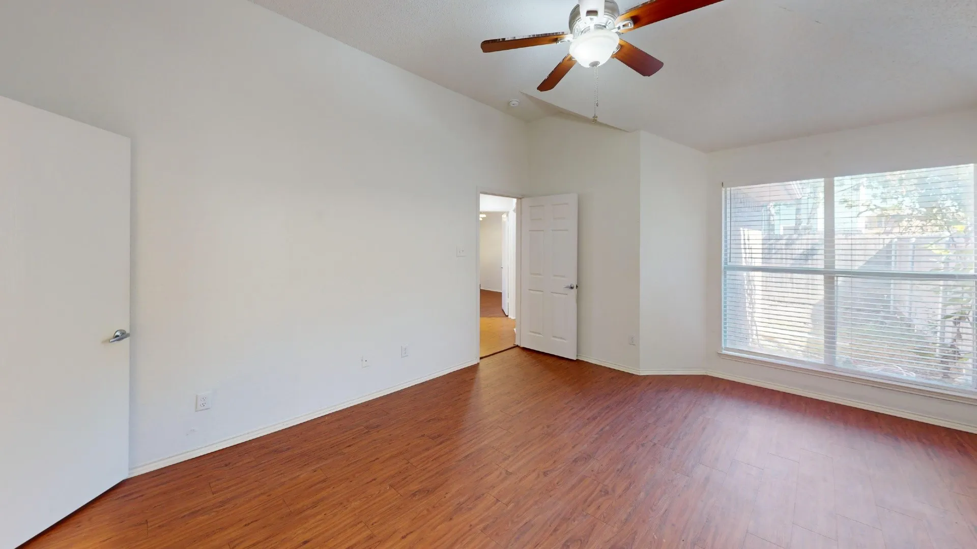 Single Family Residence For Rent in Dallas County , 5210 Welbeck Court, Garland, Texas 75043, 3 Bedroom, 2 Bathroom, 2 Garage spaces, 1,186 Sqft, built in 1994, mls#21410451, Real Estate Agent in Garland, Homes For Rent in Dallas county, Homes For Rent in Garland, Realtor in Garland Texas, Real Estate Brokerage Independent Realty Texas, Luminita Cordes Realtor