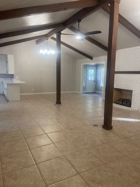 Single Family Residence For Rent in Hood County , 315 S Baker Street, Granbury, Texas 76048, 3 Bedroom, 2 Bathroom, 2 Garage spaces, 2,392 Sqft, built in 1978, mls#21410452, Real Estate Agent in Granbury, Homes For Rent in Hood county, Homes For Rent in Granbury, Realtor in Granbury Texas, Real Estate Brokerage Independent Realty Texas, Luminita Cordes Realtor