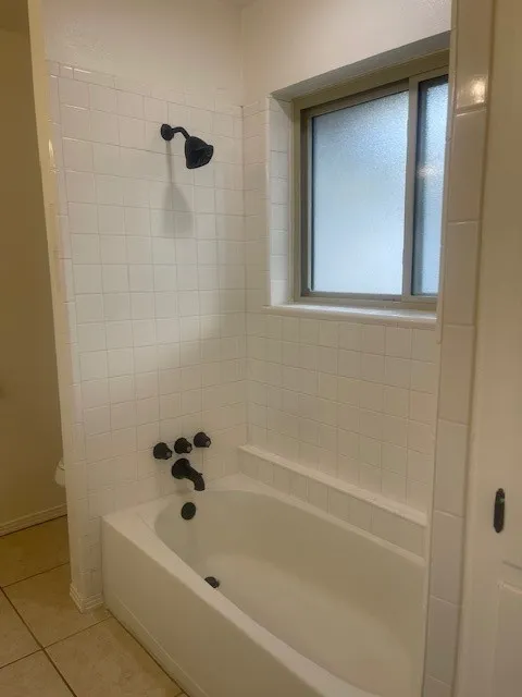 Single Family Residence For Rent in Hood County , 315 S Baker Street, Granbury, Texas 76048, 3 Bedroom, 2 Bathroom, 2 Garage spaces, 2,392 Sqft, built in 1978, mls#21410452, Real Estate Agent in Granbury, Homes For Rent in Hood county, Homes For Rent in Granbury, Realtor in Granbury Texas, Real Estate Brokerage Independent Realty Texas, Luminita Cordes Realtor