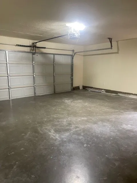 Single Family Residence For Rent in Hood County , 315 S Baker Street, Granbury, Texas 76048, 3 Bedroom, 2 Bathroom, 2 Garage spaces, 2,392 Sqft, built in 1978, mls#21410452, Real Estate Agent in Granbury, Homes For Rent in Hood county, Homes For Rent in Granbury, Realtor in Granbury Texas, Real Estate Brokerage Independent Realty Texas, Luminita Cordes Realtor