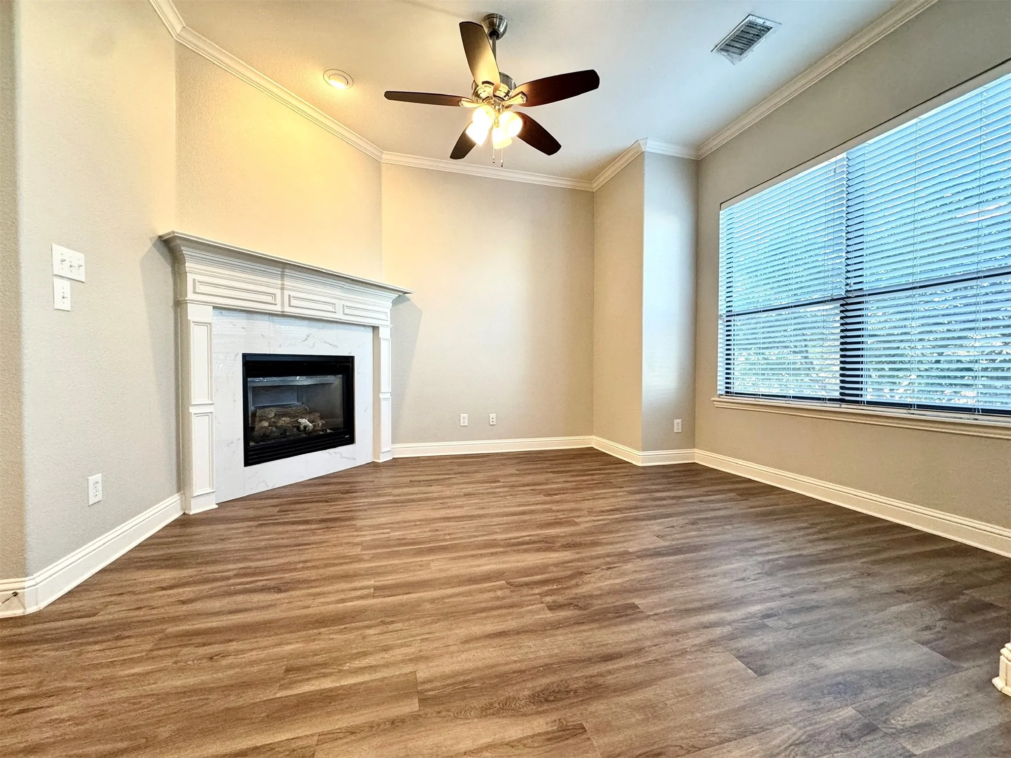 Townhouse For Sale in Collin County , 5741 Pantheon Court, Plano, Texas 75024, 3 Bedroom, 3 Bathroom, 2 Garage spaces, 1,855 Sqft, built in 2005, mls#21410448, Real Estate Agent in Plano, Homes For Sale in Collin county, Homes For Sale in Plano, Realtor in Plano Texas, Real Estate Brokerage Independent Realty Texas, Luminita Cordes Realtor