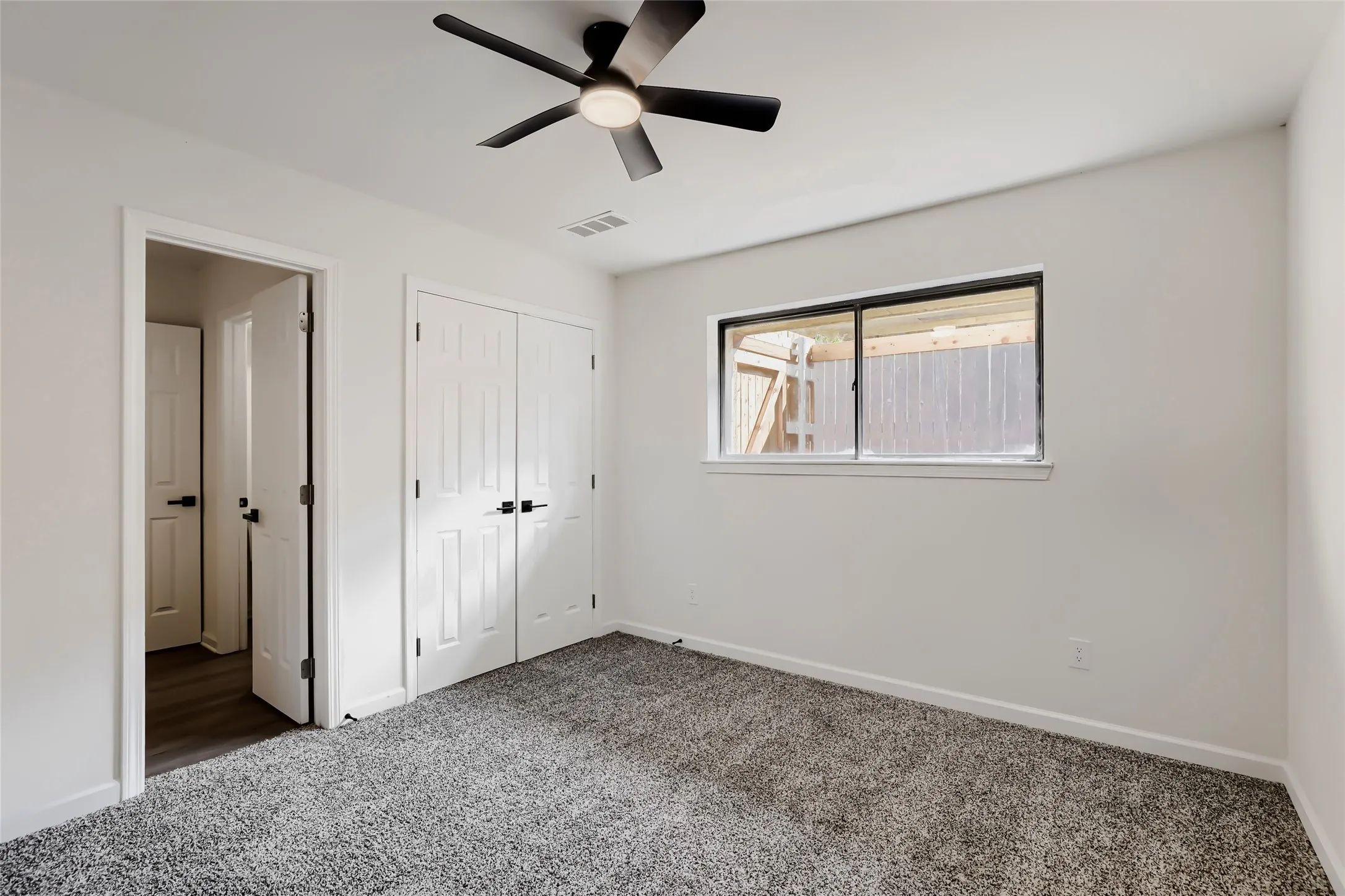 Single Family Residence For Sale in Dallas County , 5812 Winding Woods Trail, Dallas, Texas 75227, 3 Bedroom, 3 Bathroom, 2 Garage spaces, 1,965 Sqft, built in 1979, mls#21408474, Real Estate Agent in Dallas, Homes For Sale in Dallas county, Homes For Sale in Dallas, Realtor in Dallas Texas, Real Estate Brokerage Independent Realty Texas, Luminita Cordes Realtor