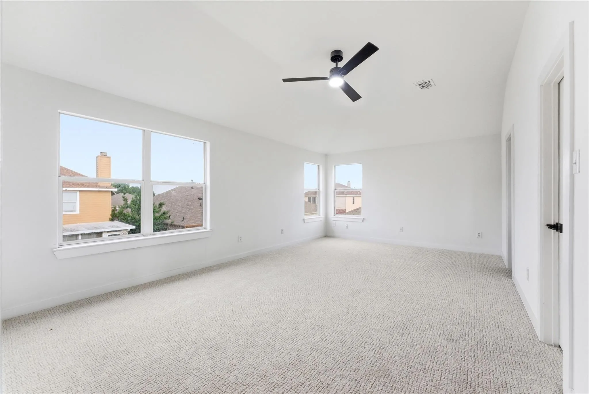 Single Family Residence For Rent in Tarrant County , 7301 Tin Cup Drive, Arlington, Texas 76001, 4 Bedroom, 3 Bathroom, 2 Garage spaces, 3,032 Sqft, built in 2001, mls#21410453, Real Estate Agent in Arlington, Homes For Rent in Tarrant county, Homes For Rent in Arlington, Realtor in Arlington Texas, Real Estate Brokerage Independent Realty Texas, Luminita Cordes Realtor