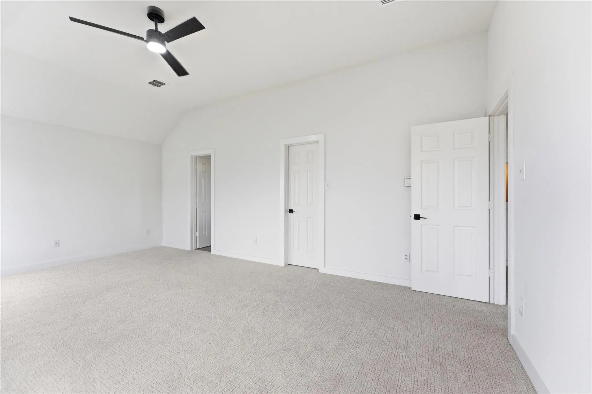 Single Family Residence For Rent in Tarrant County , 7301 Tin Cup Drive, Arlington, Texas 76001, 4 Bedroom, 3 Bathroom, 2 Garage spaces, 3,032 Sqft, built in 2001, mls#21410453, Real Estate Agent in Arlington, Homes For Rent in Tarrant county, Homes For Rent in Arlington, Realtor in Arlington Texas, Real Estate Brokerage Independent Realty Texas, Luminita Cordes Realtor