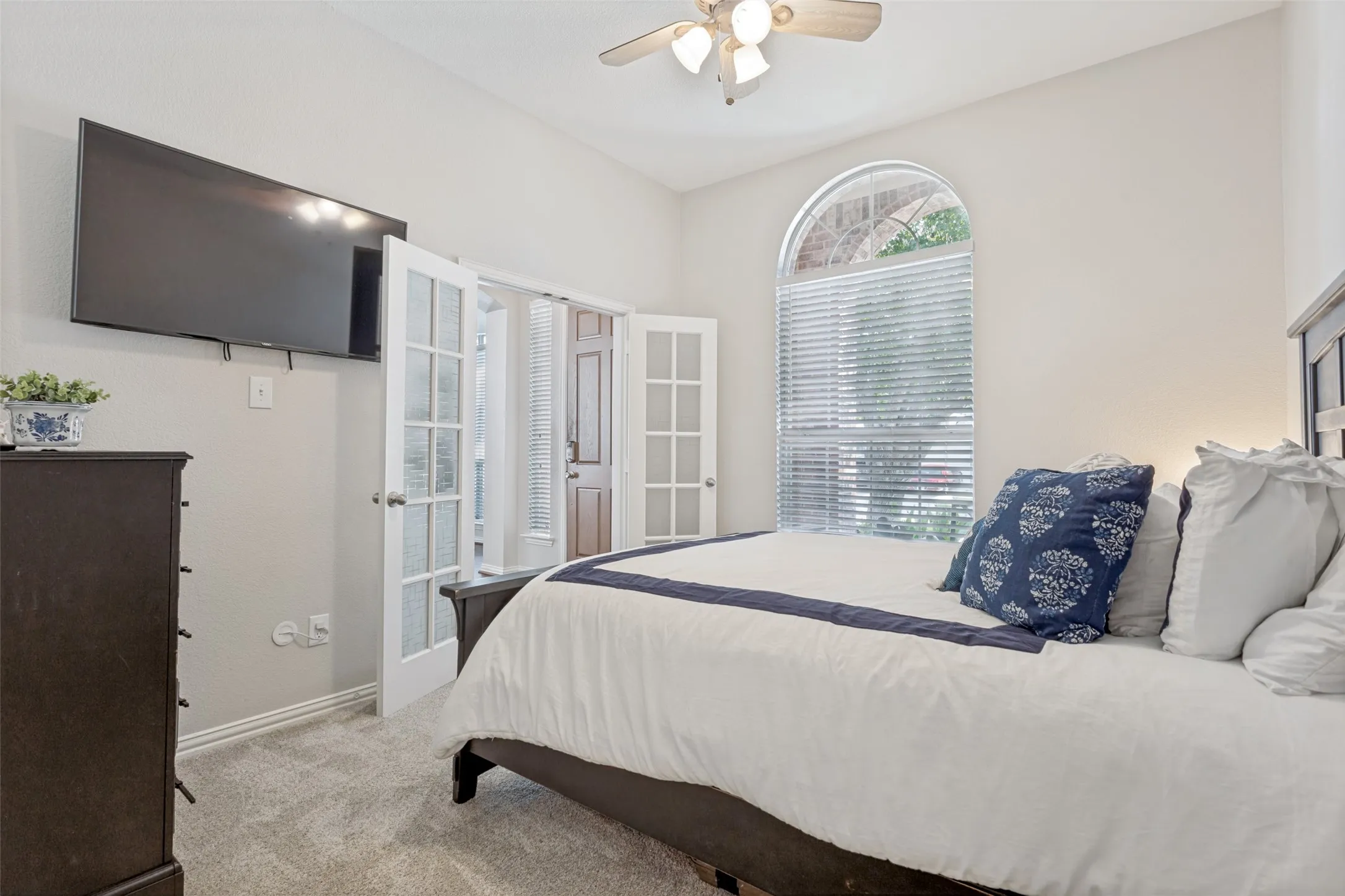 Single Family Residence For Rent in Dallas County , 6119 Laurel Crest Lane, Sachse, Texas 75048, 4 Bedroom, 2 Bathroom, 2 Garage spaces, 2,294 Sqft, built in 2003, mls#21410464, Real Estate Agent in Sachse, Homes For Rent in Dallas county, Homes For Rent in Sachse, Realtor in Sachse Texas, Real Estate Brokerage Independent Realty Texas, Luminita Cordes Realtor