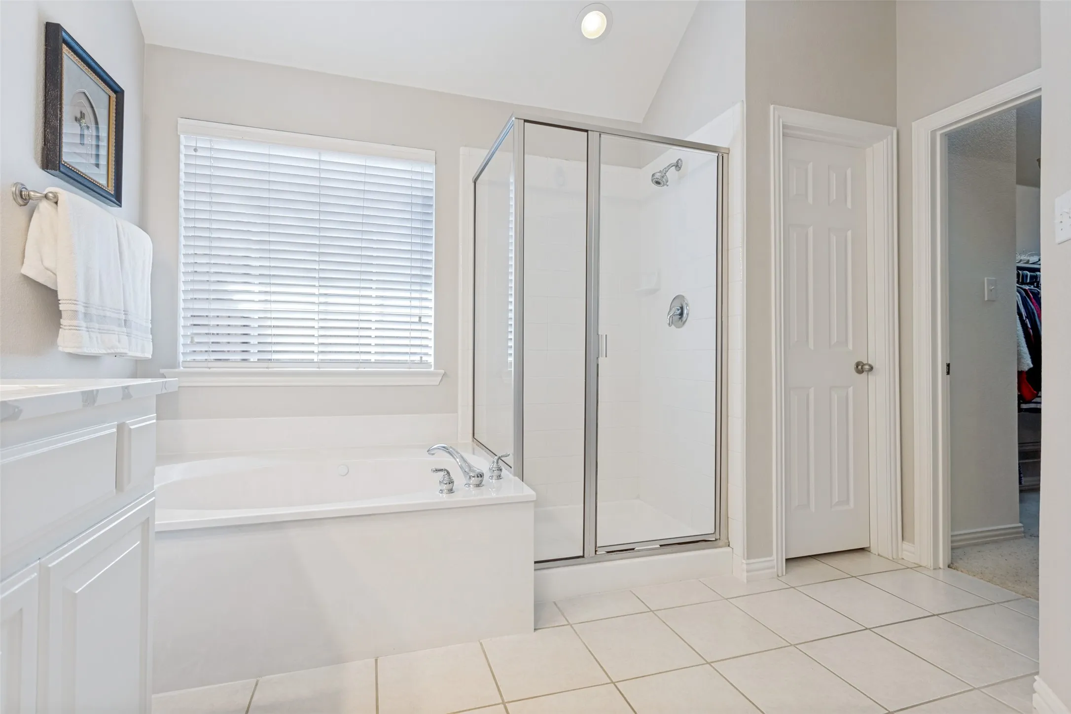 Single Family Residence For Rent in Dallas County , 6119 Laurel Crest Lane, Sachse, Texas 75048, 4 Bedroom, 2 Bathroom, 2 Garage spaces, 2,294 Sqft, built in 2003, mls#21410464, Real Estate Agent in Sachse, Homes For Rent in Dallas county, Homes For Rent in Sachse, Realtor in Sachse Texas, Real Estate Brokerage Independent Realty Texas, Luminita Cordes Realtor