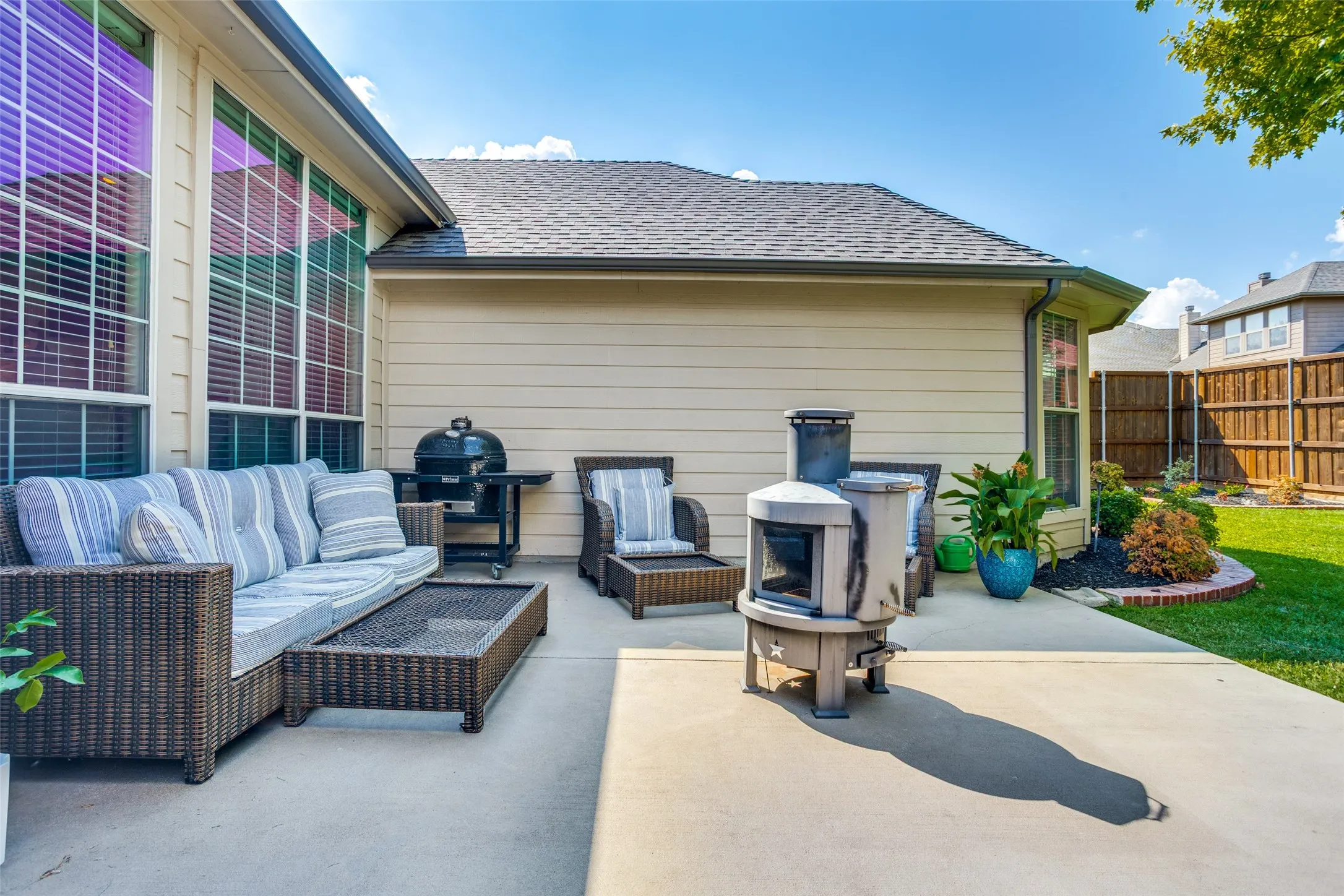 Single Family Residence For Rent in Dallas County , 6119 Laurel Crest Lane, Sachse, Texas 75048, 4 Bedroom, 2 Bathroom, 2 Garage spaces, 2,294 Sqft, built in 2003, mls#21410464, Real Estate Agent in Sachse, Homes For Rent in Dallas county, Homes For Rent in Sachse, Realtor in Sachse Texas, Real Estate Brokerage Independent Realty Texas, Luminita Cordes Realtor