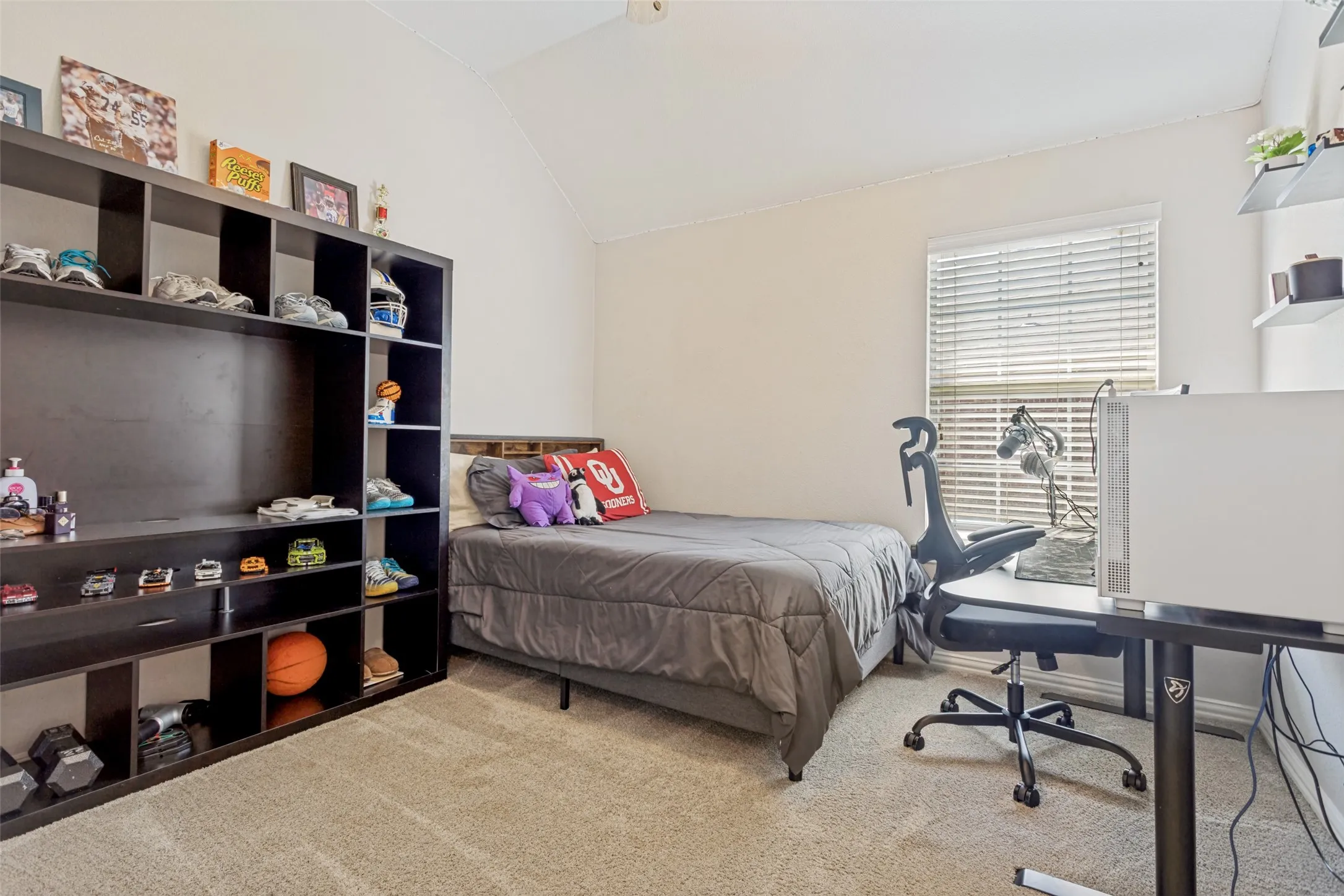 Single Family Residence For Rent in Dallas County , 6119 Laurel Crest Lane, Sachse, Texas 75048, 4 Bedroom, 2 Bathroom, 2 Garage spaces, 2,294 Sqft, built in 2003, mls#21410464, Real Estate Agent in Sachse, Homes For Rent in Dallas county, Homes For Rent in Sachse, Realtor in Sachse Texas, Real Estate Brokerage Independent Realty Texas, Luminita Cordes Realtor