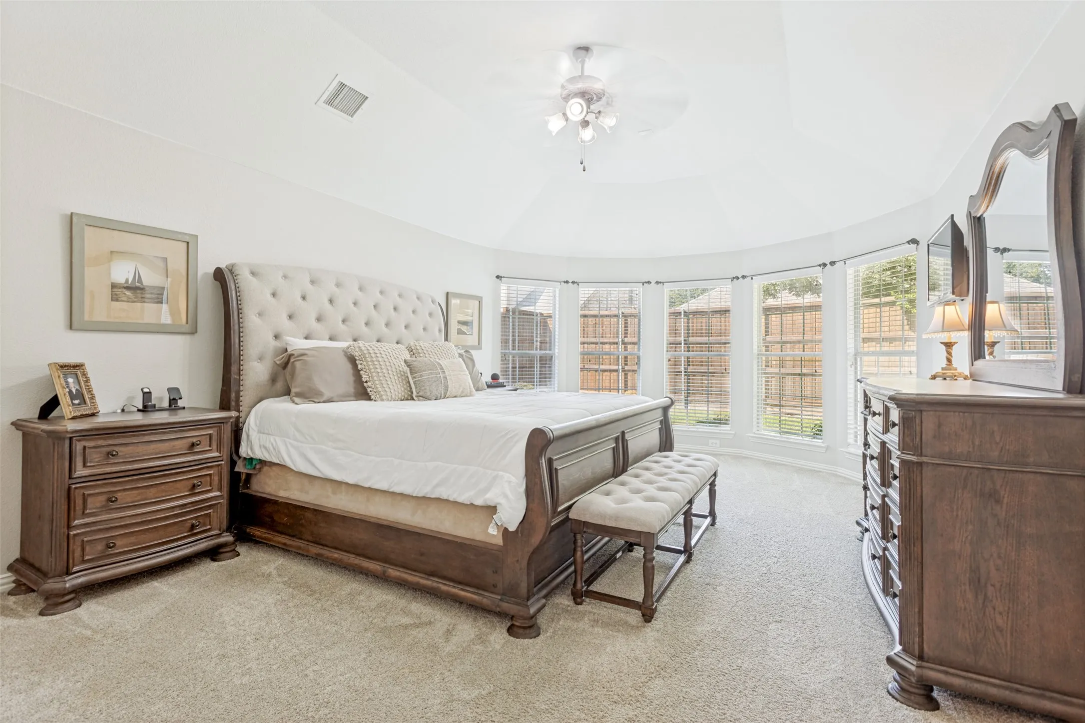 Single Family Residence For Rent in Dallas County , 6119 Laurel Crest Lane, Sachse, Texas 75048, 4 Bedroom, 2 Bathroom, 2 Garage spaces, 2,294 Sqft, built in 2003, mls#21410464, Real Estate Agent in Sachse, Homes For Rent in Dallas county, Homes For Rent in Sachse, Realtor in Sachse Texas, Real Estate Brokerage Independent Realty Texas, Luminita Cordes Realtor