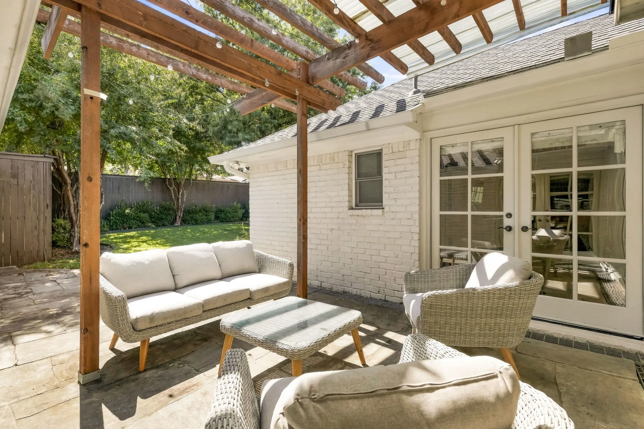 Single Family Residence For Sale in Dallas County , 6438 Mccommas Boulevard, Dallas, Texas 75214, 3 Bedroom, 3 Bathroom, 2 Garage spaces, 2,370 Sqft, built in 1977, mls#21398503, Real Estate Agent in Dallas, Homes For Sale in Dallas county, Homes For Sale in Dallas, Realtor in Dallas Texas, Real Estate Brokerage Independent Realty Texas, Luminita Cordes Realtor