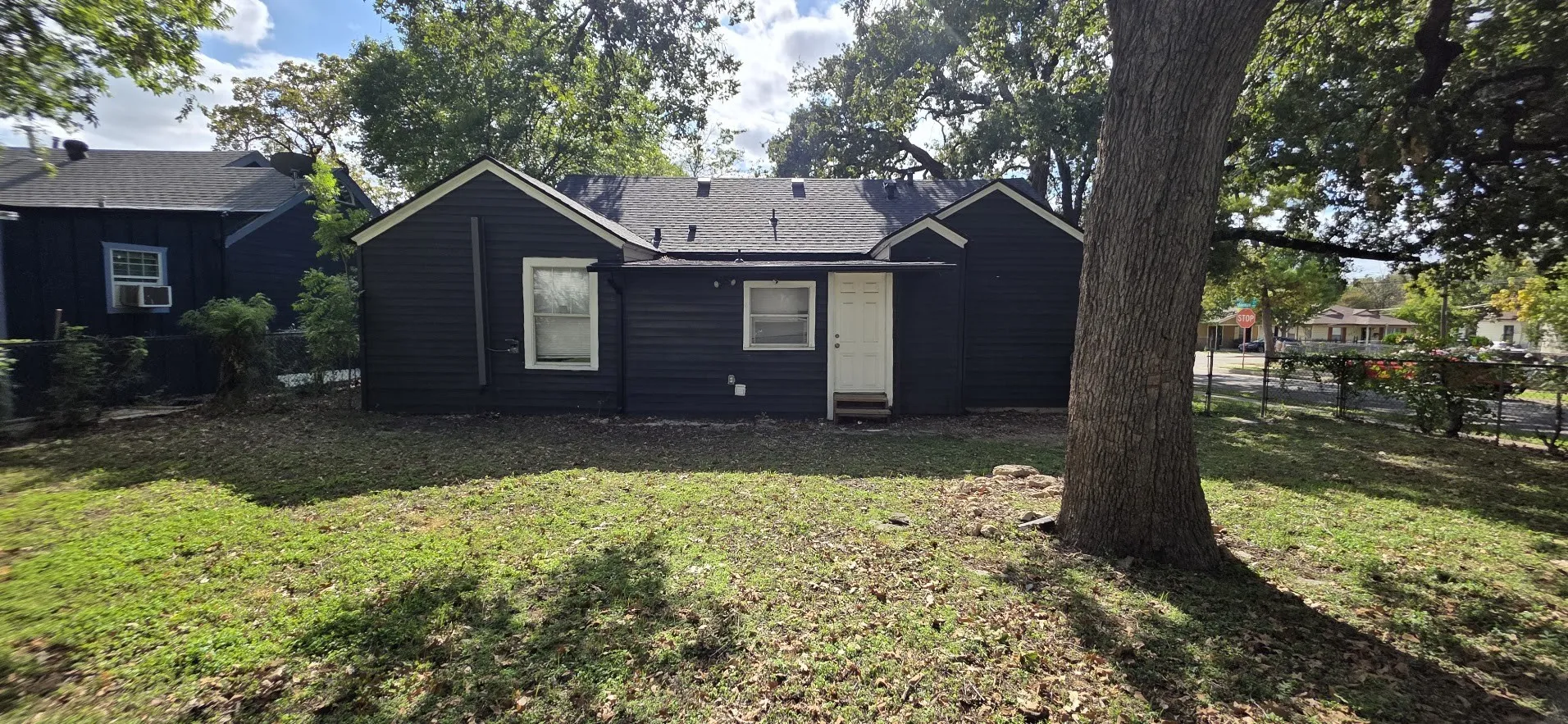 Single Family Residence For Sale in Dallas County , 7610 Mohawk Drive, Dallas, Texas 75235, 3 Bedroom, 2 Bathroom, Garage spaces, 1,306 Sqft, built in 1940, mls#21409599, Real Estate Agent in Dallas, Homes For Sale in Dallas county, Homes For Sale in Dallas, Realtor in Dallas Texas, Real Estate Brokerage Independent Realty Texas, Luminita Cordes Realtor