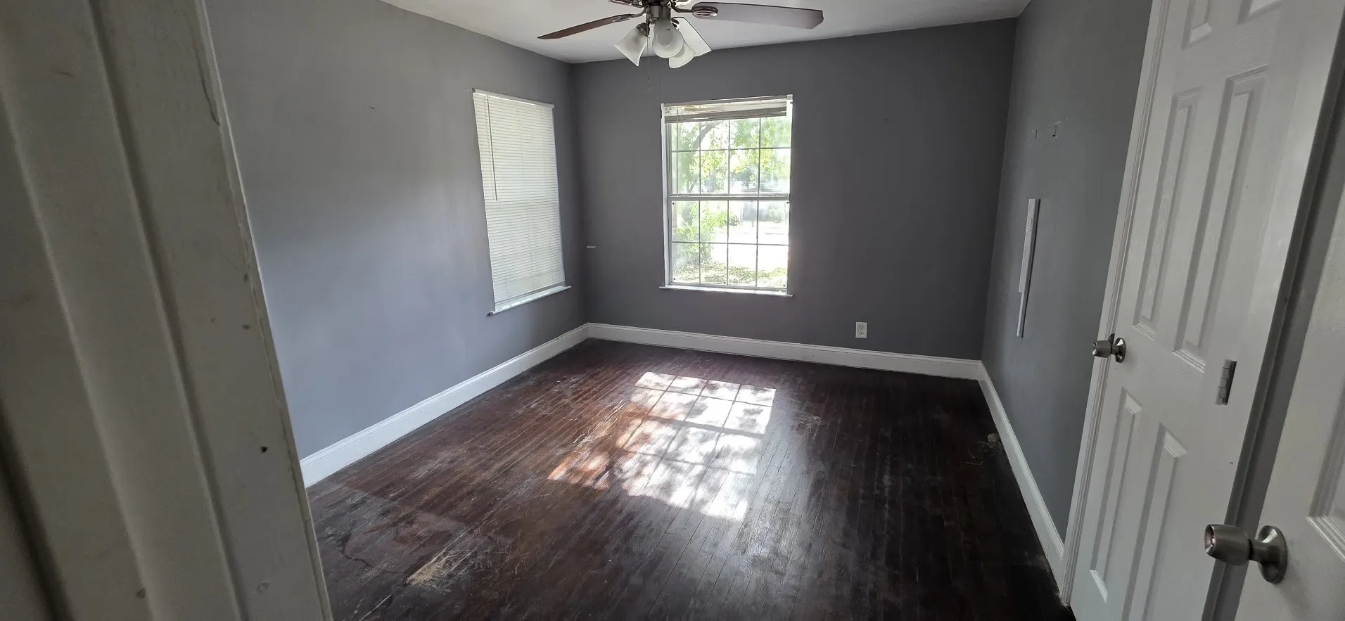 Single Family Residence For Sale in Dallas County , 7610 Mohawk Drive, Dallas, Texas 75235, 3 Bedroom, 2 Bathroom, Garage spaces, 1,306 Sqft, built in 1940, mls#21409599, Real Estate Agent in Dallas, Homes For Sale in Dallas county, Homes For Sale in Dallas, Realtor in Dallas Texas, Real Estate Brokerage Independent Realty Texas, Luminita Cordes Realtor