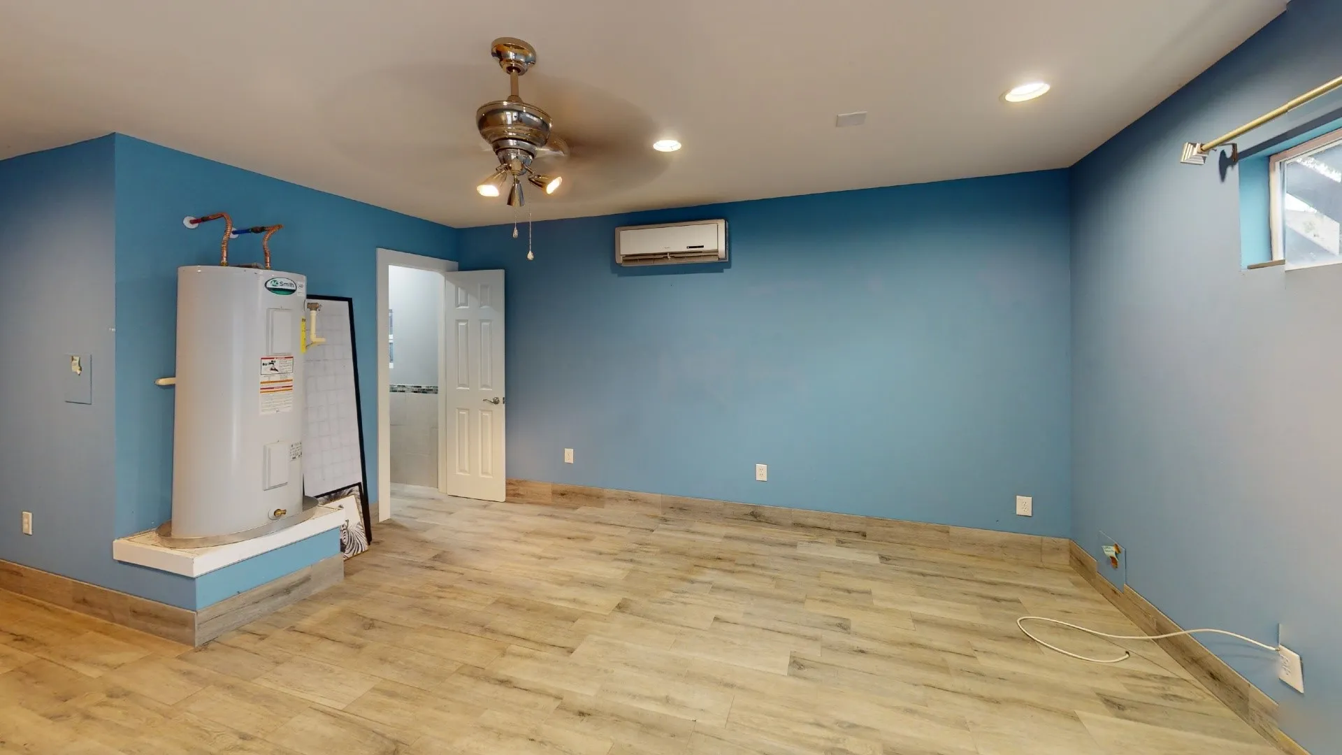 Single Family Residence For Rent in Denton County , 1617 Oak Creek Drive, Lewisville, Texas 75077, 4 Bedroom, 4 Bathroom, 2 Garage spaces, 1,781 Sqft, built in 1983, mls#21410480, Real Estate Agent in Lewisville, Homes For Rent in Denton county, Homes For Rent in Lewisville, Realtor in Lewisville Texas, Real Estate Brokerage Independent Realty Texas, Luminita Cordes Realtor