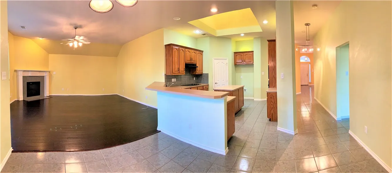 Single Family Residence For Rent in Tarrant County , 2808 Fossil Run Boulevard, Fort Worth, Texas 76131, 4 Bedroom, 2 Bathroom, 2 Garage spaces, 2,404 Sqft, built in 2003, mls#21410481, Real Estate Agent in Fort Worth, Homes For Rent in Tarrant county, Homes For Rent in Fort Worth, Realtor in Fort Worth Texas, Real Estate Brokerage Independent Realty Texas, Luminita Cordes Realtor