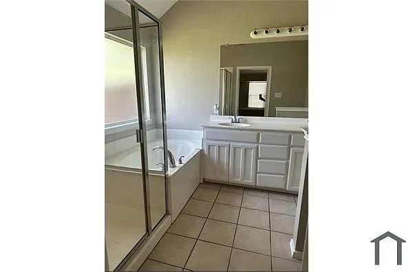 Single Family Residence For Rent in Tarrant County , 4400 Southbend Drive, Fort Worth, Texas 76123, 5 Bedroom, 2 Bathroom, 2 Garage spaces, 1,901 Sqft, built in 2005, mls#21410490, Real Estate Agent in Fort Worth, Homes For Rent in Tarrant county, Homes For Rent in Fort Worth, Realtor in Fort Worth Texas, Real Estate Brokerage Independent Realty Texas, Luminita Cordes Realtor