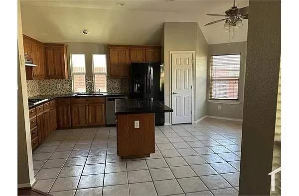 Single Family Residence For Rent in Tarrant County , 4400 Southbend Drive, Fort Worth, Texas 76123, 5 Bedroom, 2 Bathroom, 2 Garage spaces, 1,901 Sqft, built in 2005, mls#21410490, Real Estate Agent in Fort Worth, Homes For Rent in Tarrant county, Homes For Rent in Fort Worth, Realtor in Fort Worth Texas, Real Estate Brokerage Independent Realty Texas, Luminita Cordes Realtor