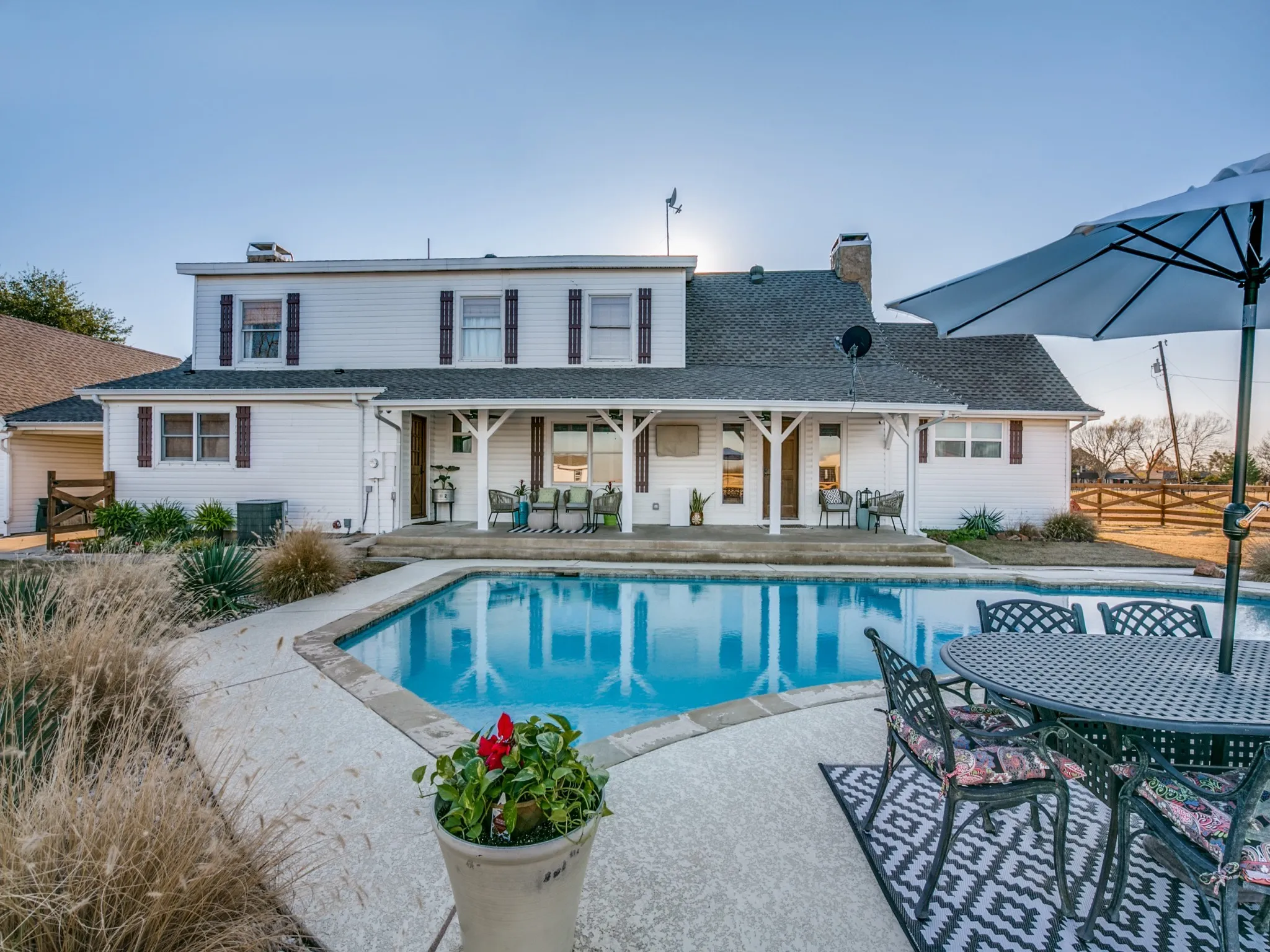 Single Family Residence For Sale in Rockwall County , 1930 W Fm 550, Mclendon Chisholm, Texas 75032, 4 Bedroom, 3 Bathroom, Garage spaces, 2,808 Sqft, built in 1987, mls#21410367, Real Estate Agent in Mclendon Chisholm, Homes For Sale in Rockwall county, Homes For Sale in Mclendon Chisholm, Realtor in Mclendon Chisholm Texas, Real Estate Brokerage Independent Realty Texas, Luminita Cordes Realtor