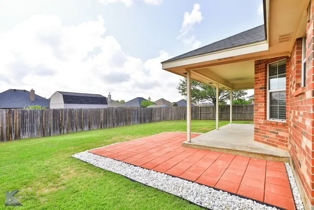 Single Family Residence For Rent in Taylor County , 5109 Many Waters Drive, Abilene, Texas 79602, 3 Bedroom, 2 Bathroom, 2 Garage spaces, 1,473 Sqft, built in 2010, mls#21410504, Real Estate Agent in Abilene, Homes For Rent in Taylor county, Homes For Rent in Abilene, Realtor in Abilene Texas, Real Estate Brokerage Independent Realty Texas, Luminita Cordes Realtor