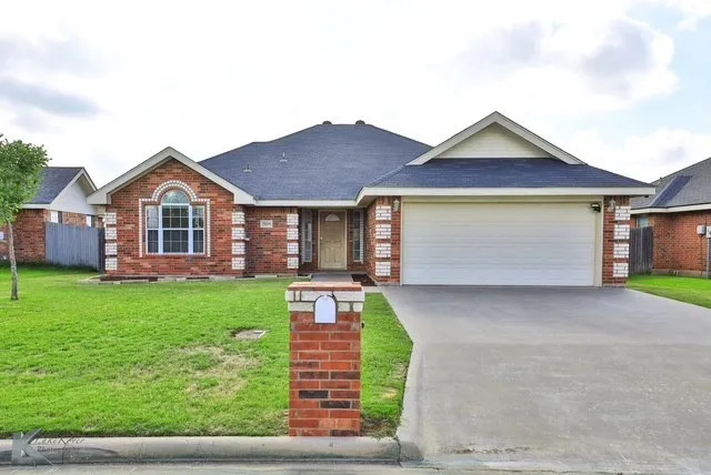 Single Family Residence For Rent
