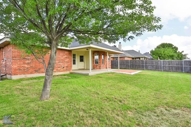 Single Family Residence For Rent in Taylor County , 5109 Many Waters Drive, Abilene, Texas 79602, 3 Bedroom, 2 Bathroom, 2 Garage spaces, 1,473 Sqft, built in 2010, mls#21410504, Real Estate Agent in Abilene, Homes For Rent in Taylor county, Homes For Rent in Abilene, Realtor in Abilene Texas, Real Estate Brokerage Independent Realty Texas, Luminita Cordes Realtor