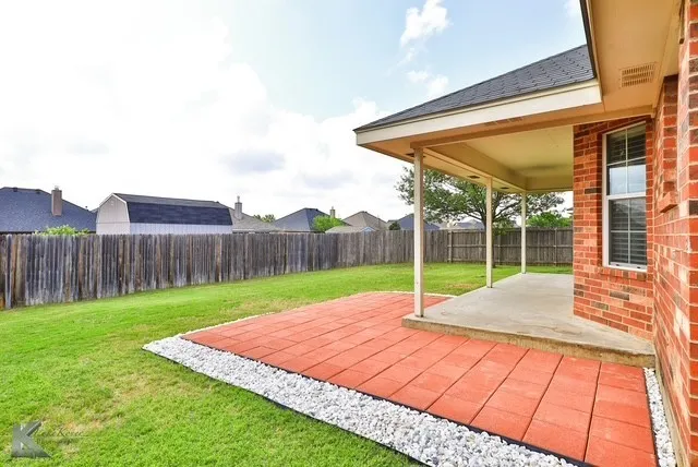 Single Family Residence For Rent in Taylor County , 5109 Many Waters Drive, Abilene, Texas 79602, 3 Bedroom, 2 Bathroom, 2 Garage spaces, 1,473 Sqft, built in 2010, mls#21410504, Real Estate Agent in Abilene, Homes For Rent in Taylor county, Homes For Rent in Abilene, Realtor in Abilene Texas, Real Estate Brokerage Independent Realty Texas, Luminita Cordes Realtor