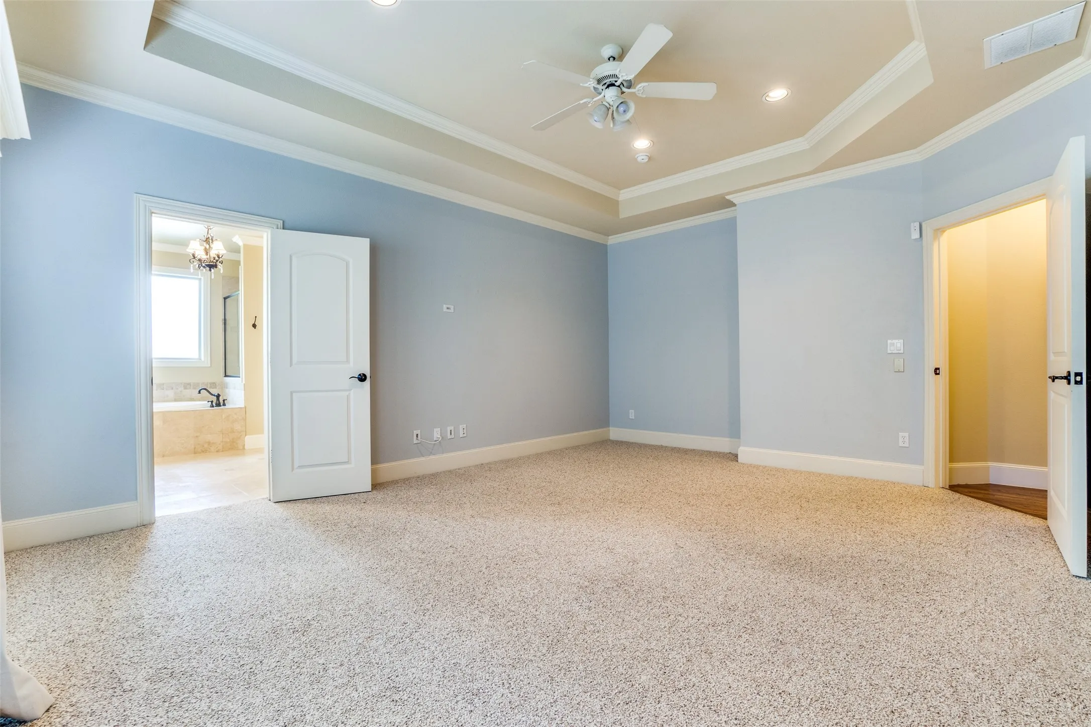 Single Family Residence For Rent in Dallas County , 5630 Ellsworth Avenue, Dallas, Texas 75206, 3 Bedroom, 3 Bathroom, 2 Garage spaces, 2,610 Sqft, built in 2005, mls#21410492, Real Estate Agent in Dallas, Homes For Rent in Dallas county, Homes For Rent in Dallas, Realtor in Dallas Texas, Real Estate Brokerage Independent Realty Texas, Luminita Cordes Realtor