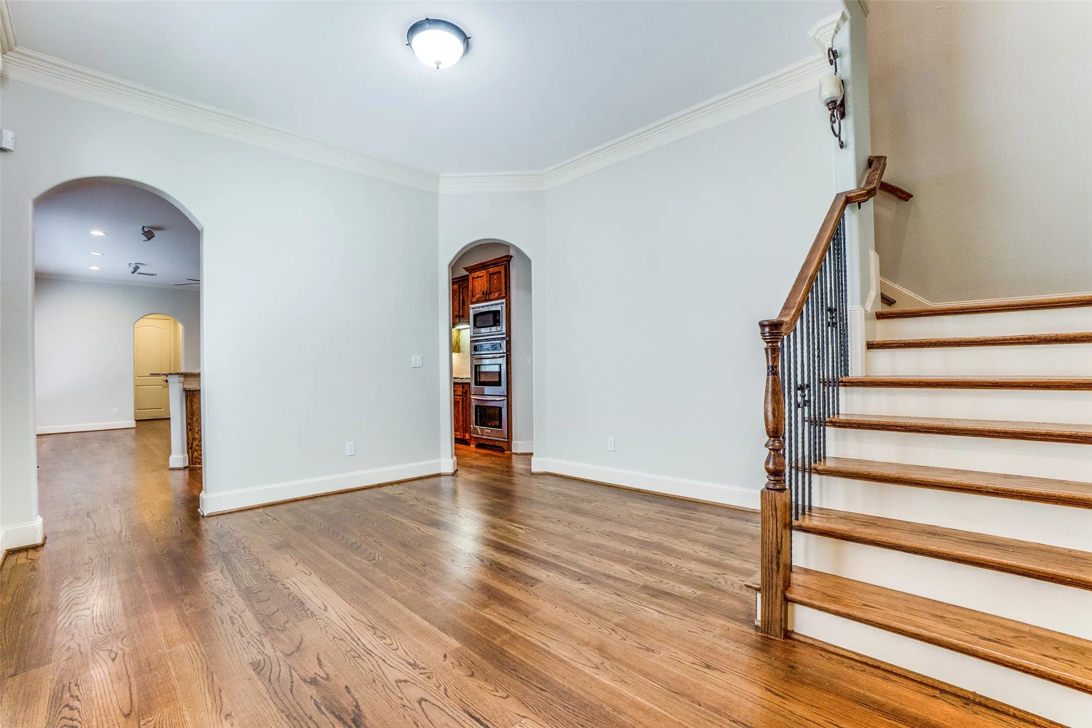 Single Family Residence For Rent in Dallas County , 5630 Ellsworth Avenue, Dallas, Texas 75206, 3 Bedroom, 3 Bathroom, 2 Garage spaces, 2,610 Sqft, built in 2005, mls#21410492, Real Estate Agent in Dallas, Homes For Rent in Dallas county, Homes For Rent in Dallas, Realtor in Dallas Texas, Real Estate Brokerage Independent Realty Texas, Luminita Cordes Realtor