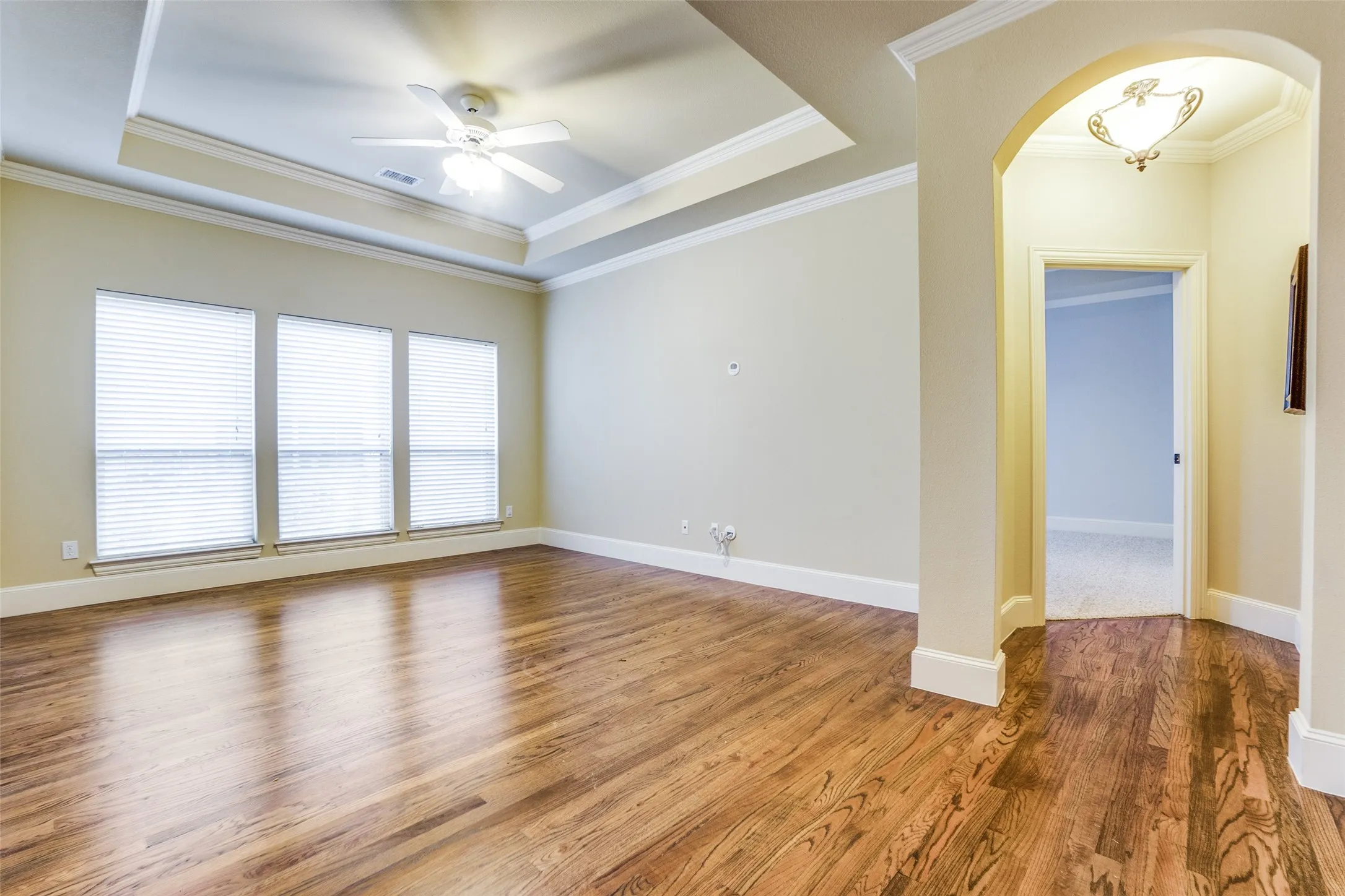 Single Family Residence For Rent in Dallas County , 5630 Ellsworth Avenue, Dallas, Texas 75206, 3 Bedroom, 3 Bathroom, 2 Garage spaces, 2,610 Sqft, built in 2005, mls#21410492, Real Estate Agent in Dallas, Homes For Rent in Dallas county, Homes For Rent in Dallas, Realtor in Dallas Texas, Real Estate Brokerage Independent Realty Texas, Luminita Cordes Realtor