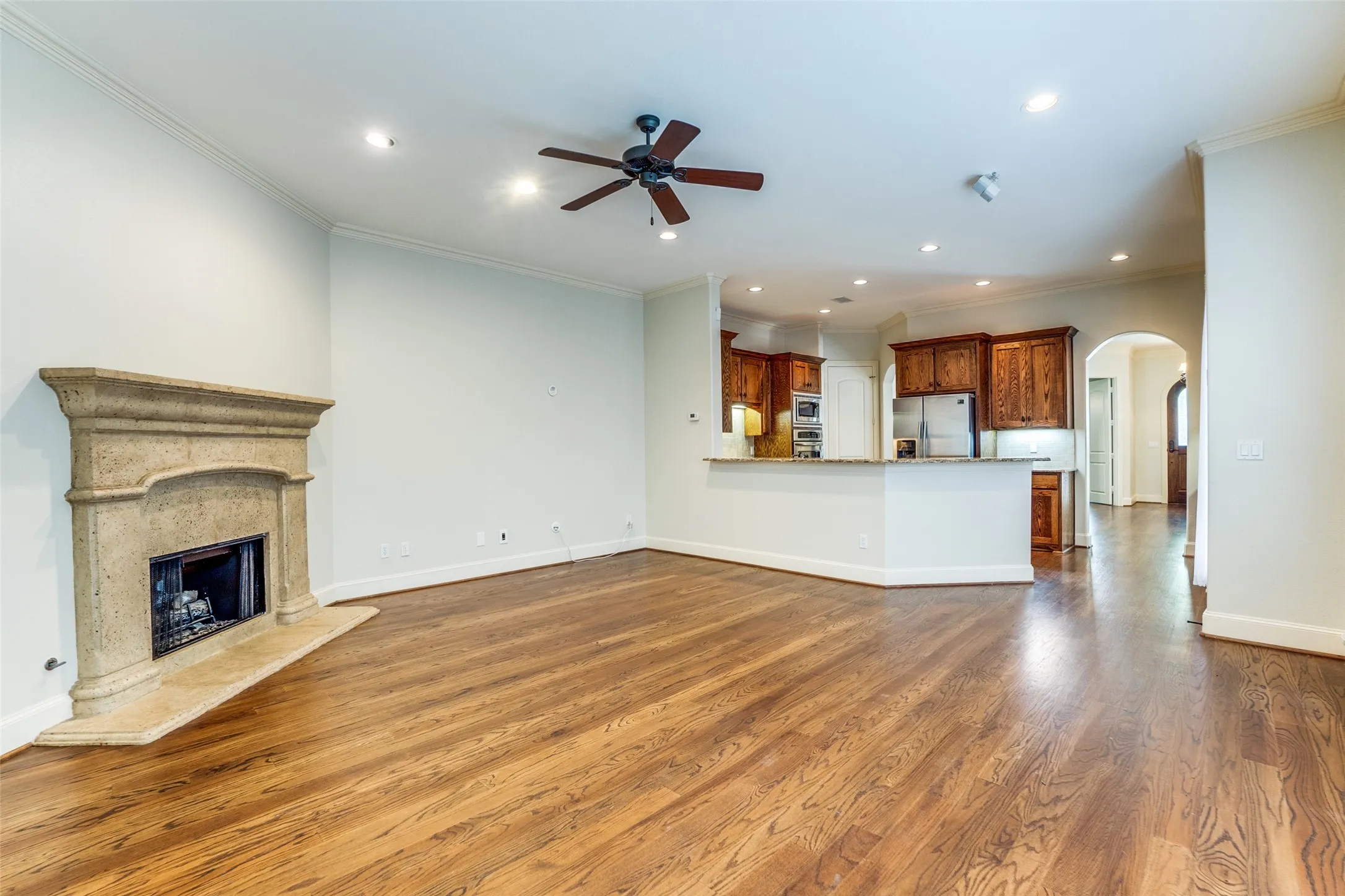 Single Family Residence For Rent in Dallas County , 5630 Ellsworth Avenue, Dallas, Texas 75206, 3 Bedroom, 3 Bathroom, 2 Garage spaces, 2,610 Sqft, built in 2005, mls#21410492, Real Estate Agent in Dallas, Homes For Rent in Dallas county, Homes For Rent in Dallas, Realtor in Dallas Texas, Real Estate Brokerage Independent Realty Texas, Luminita Cordes Realtor