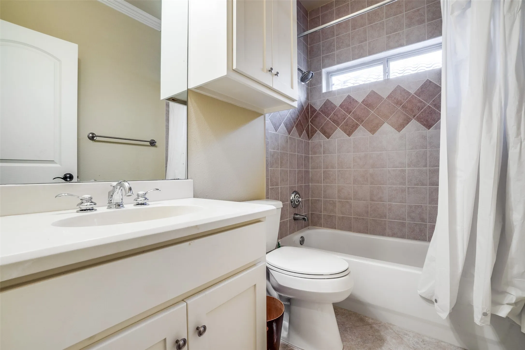 Single Family Residence For Rent in Dallas County , 5630 Ellsworth Avenue, Dallas, Texas 75206, 3 Bedroom, 3 Bathroom, 2 Garage spaces, 2,610 Sqft, built in 2005, mls#21410492, Real Estate Agent in Dallas, Homes For Rent in Dallas county, Homes For Rent in Dallas, Realtor in Dallas Texas, Real Estate Brokerage Independent Realty Texas, Luminita Cordes Realtor