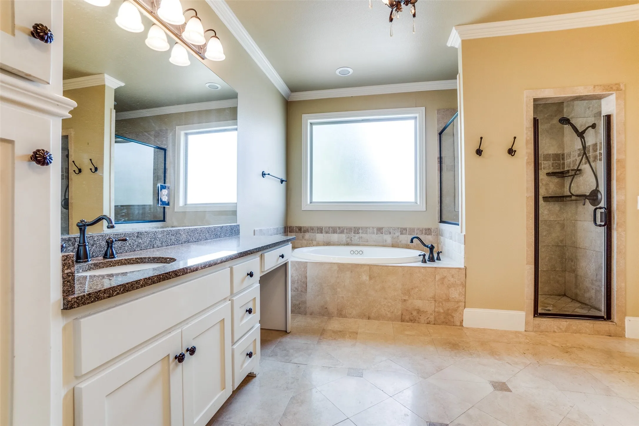 Single Family Residence For Rent in Dallas County , 5630 Ellsworth Avenue, Dallas, Texas 75206, 3 Bedroom, 3 Bathroom, 2 Garage spaces, 2,610 Sqft, built in 2005, mls#21410492, Real Estate Agent in Dallas, Homes For Rent in Dallas county, Homes For Rent in Dallas, Realtor in Dallas Texas, Real Estate Brokerage Independent Realty Texas, Luminita Cordes Realtor