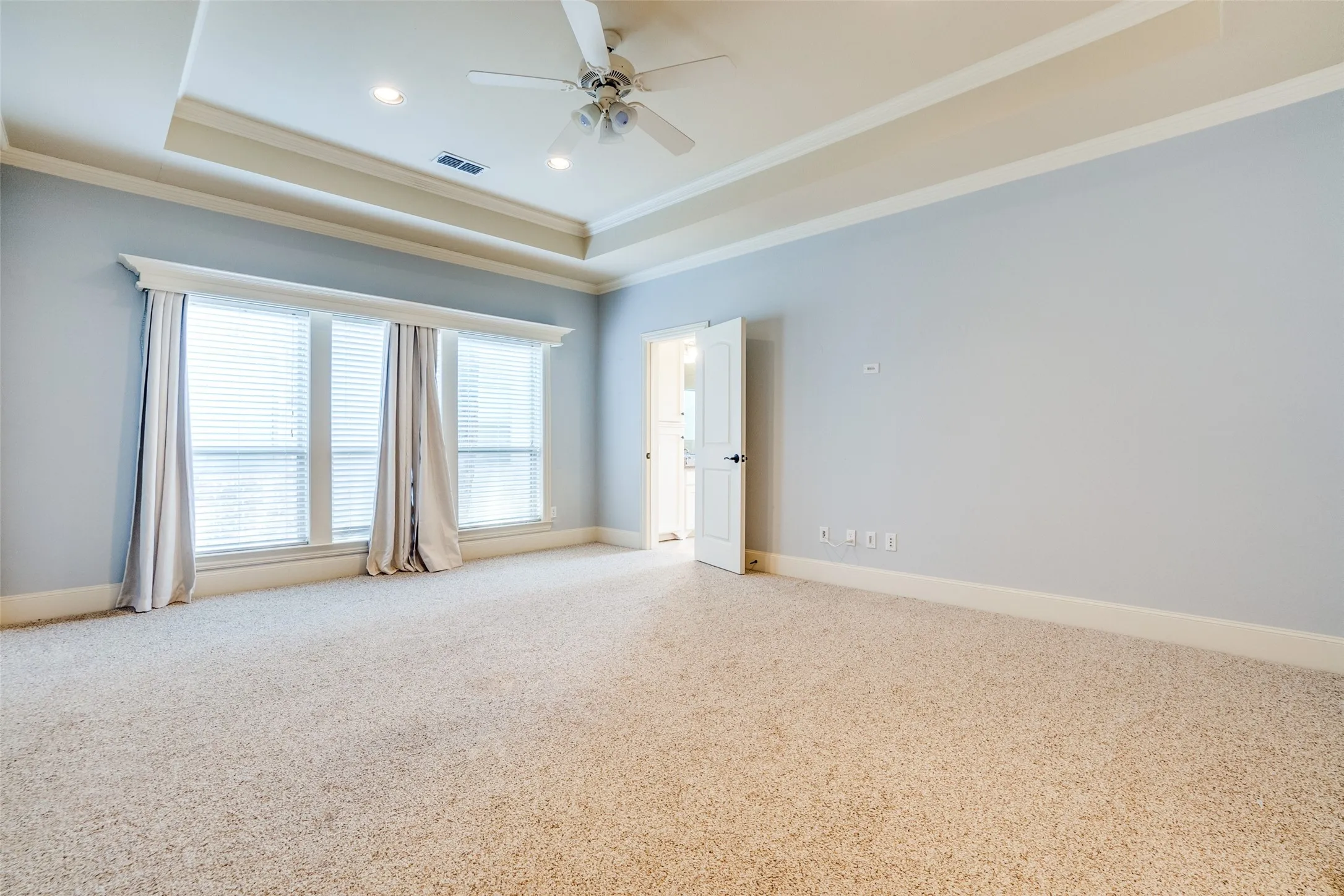 Single Family Residence For Rent in Dallas County , 5630 Ellsworth Avenue, Dallas, Texas 75206, 3 Bedroom, 3 Bathroom, 2 Garage spaces, 2,610 Sqft, built in 2005, mls#21410492, Real Estate Agent in Dallas, Homes For Rent in Dallas county, Homes For Rent in Dallas, Realtor in Dallas Texas, Real Estate Brokerage Independent Realty Texas, Luminita Cordes Realtor