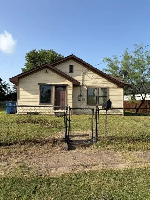 Single Family Residence For Sale