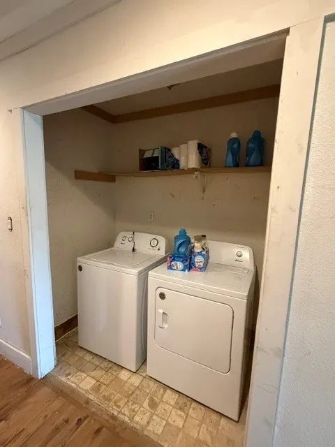 Single Family Residence For Sale in Dallas County , 3512 Toronto Street, Dallas, Texas 75212, 1 Bedroom, 1 Bathroom, Garage spaces, 1,656 Sqft, built in 1945, mls#21410508, Real Estate Agent in Dallas, Homes For Sale in Dallas county, Homes For Sale in Dallas, Realtor in Dallas Texas, Real Estate Brokerage Independent Realty Texas, Luminita Cordes Realtor