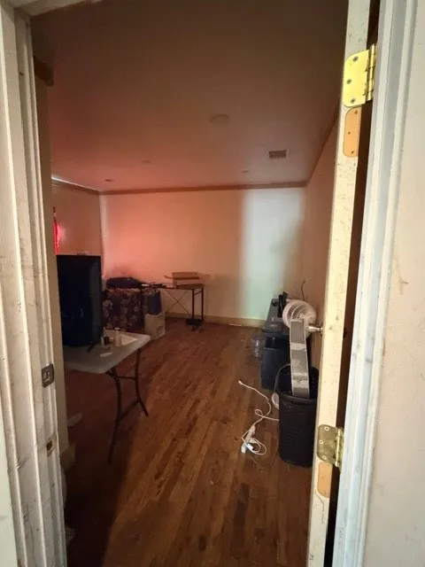 Single Family Residence For Sale in Dallas County , 3512 Toronto Street, Dallas, Texas 75212, 1 Bedroom, 1 Bathroom, Garage spaces, 1,656 Sqft, built in 1945, mls#21410508, Real Estate Agent in Dallas, Homes For Sale in Dallas county, Homes For Sale in Dallas, Realtor in Dallas Texas, Real Estate Brokerage Independent Realty Texas, Luminita Cordes Realtor