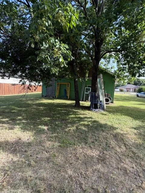 Single Family Residence For Sale in Dallas County , 3512 Toronto Street, Dallas, Texas 75212, 1 Bedroom, 1 Bathroom, Garage spaces, 1,656 Sqft, built in 1945, mls#21410508, Real Estate Agent in Dallas, Homes For Sale in Dallas county, Homes For Sale in Dallas, Realtor in Dallas Texas, Real Estate Brokerage Independent Realty Texas, Luminita Cordes Realtor