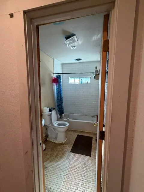 Single Family Residence For Sale in Dallas County , 3512 Toronto Street, Dallas, Texas 75212, 1 Bedroom, 1 Bathroom, Garage spaces, 1,656 Sqft, built in 1945, mls#21410508, Real Estate Agent in Dallas, Homes For Sale in Dallas county, Homes For Sale in Dallas, Realtor in Dallas Texas, Real Estate Brokerage Independent Realty Texas, Luminita Cordes Realtor