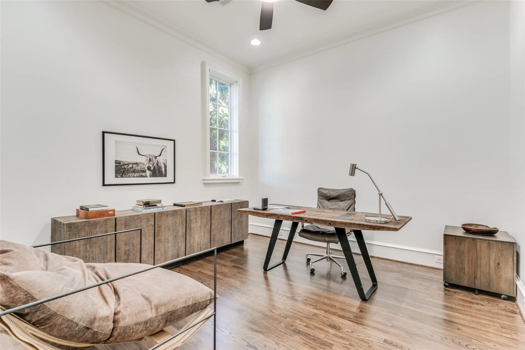 Townhouse For Rent in Dallas County , 4608 Abbott Avenue 103, Highland Park, Texas 75205, 3 Bedroom, 4 Bathroom, 2 Garage spaces, 2,418 Sqft, built in 2007, mls#21410466, Real Estate Agent in Highland Park, Homes For Rent in Dallas county, Homes For Rent in Highland Park, Realtor in Highland Park Texas, Real Estate Brokerage Independent Realty Texas, Luminita Cordes Realtor