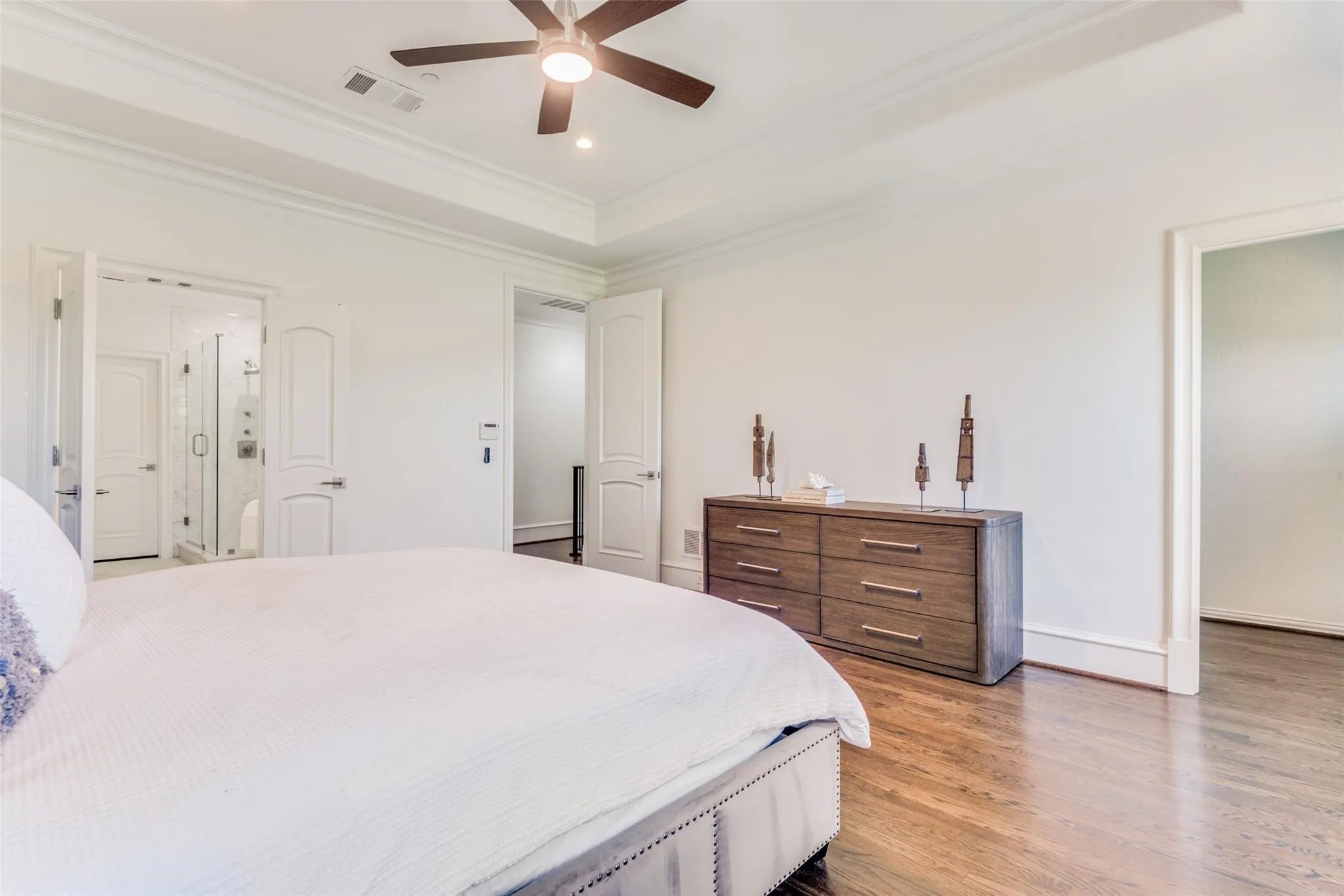 Townhouse For Rent in Dallas County , 4608 Abbott Avenue 103, Highland Park, Texas 75205, 3 Bedroom, 4 Bathroom, 2 Garage spaces, 2,418 Sqft, built in 2007, mls#21410466, Real Estate Agent in Highland Park, Homes For Rent in Dallas county, Homes For Rent in Highland Park, Realtor in Highland Park Texas, Real Estate Brokerage Independent Realty Texas, Luminita Cordes Realtor