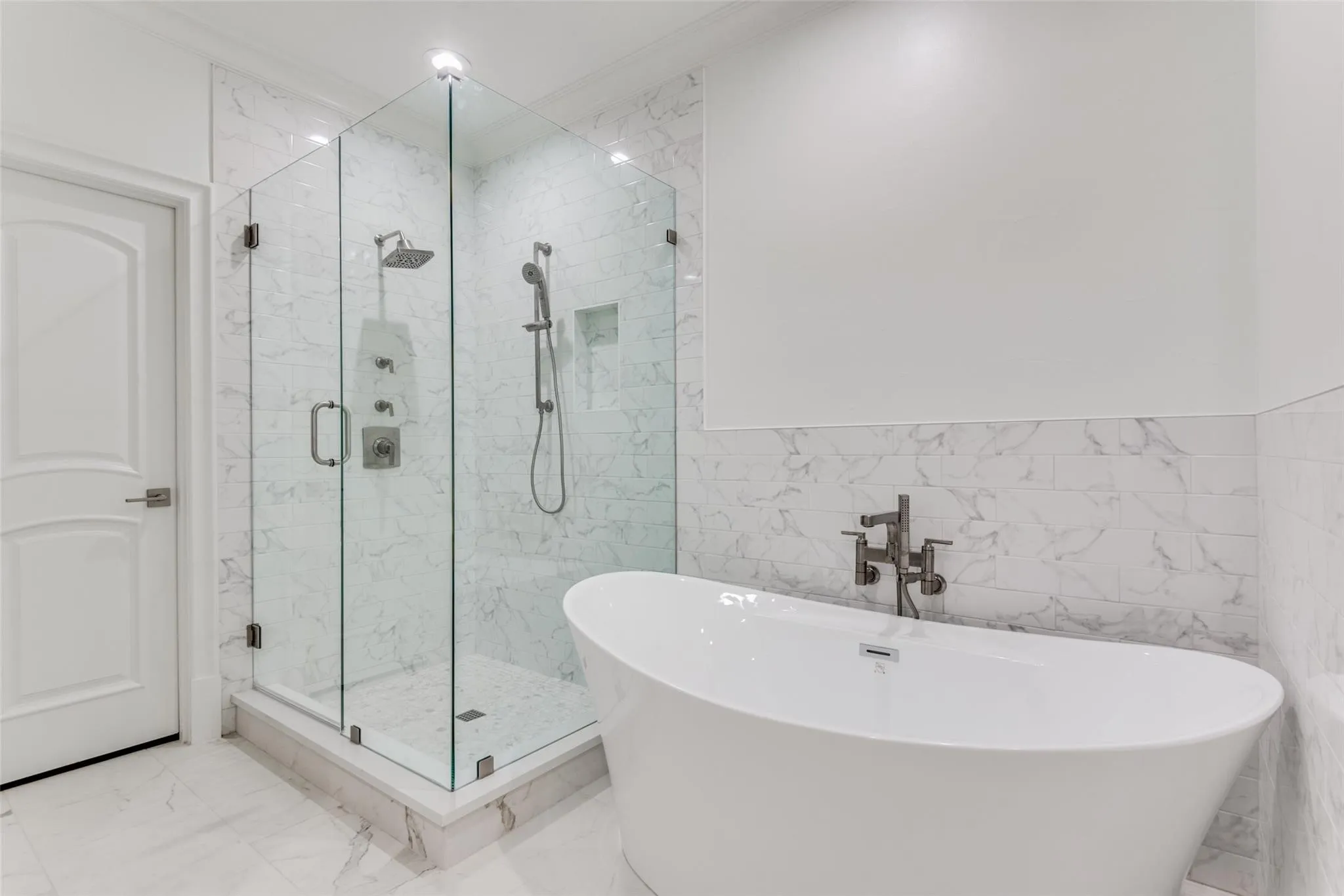 Townhouse For Rent in Dallas County , 4608 Abbott Avenue 103, Highland Park, Texas 75205, 3 Bedroom, 4 Bathroom, 2 Garage spaces, 2,418 Sqft, built in 2007, mls#21410466, Real Estate Agent in Highland Park, Homes For Rent in Dallas county, Homes For Rent in Highland Park, Realtor in Highland Park Texas, Real Estate Brokerage Independent Realty Texas, Luminita Cordes Realtor