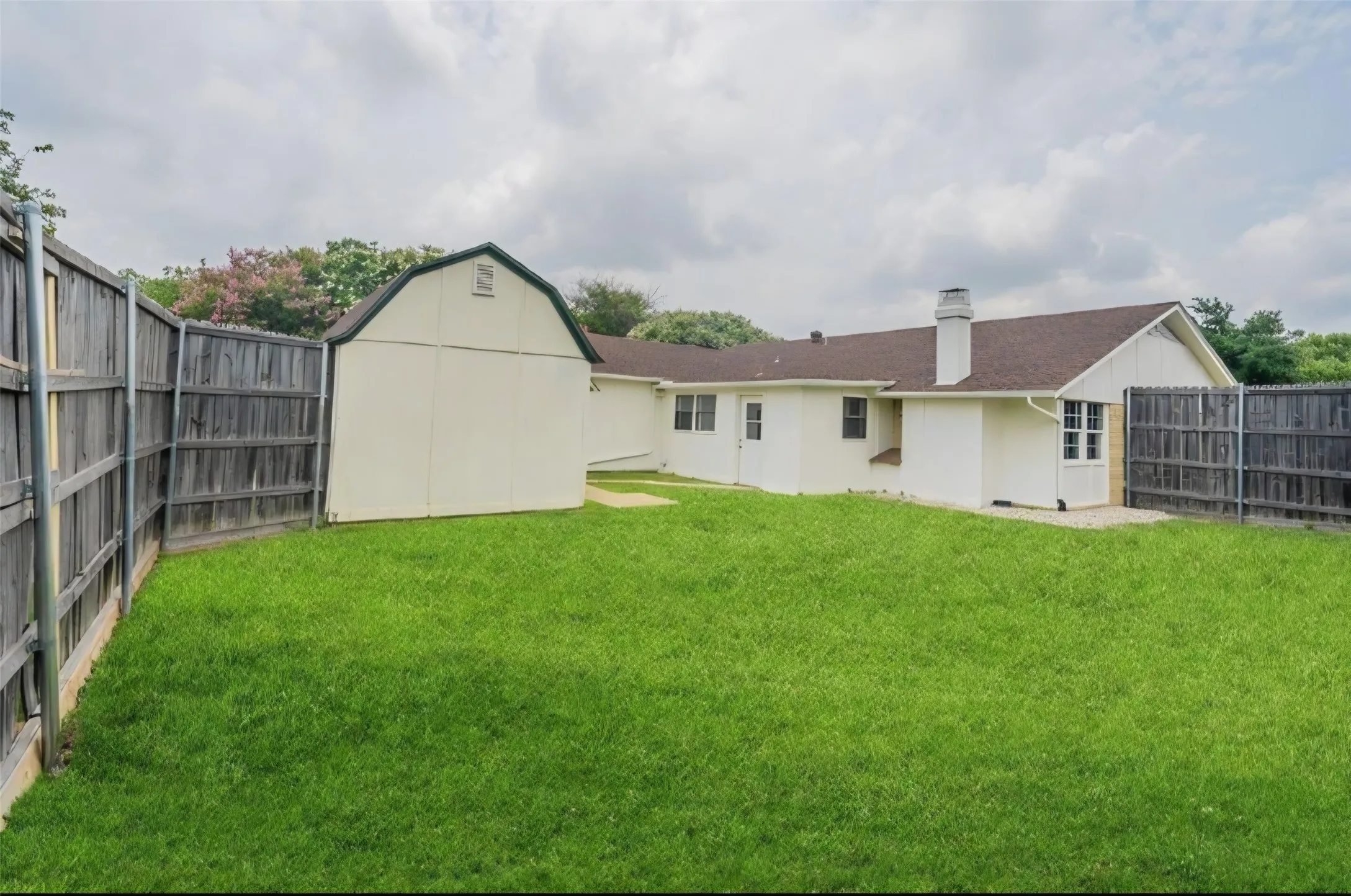 Single Family Residence For Rent in Denton County , 2112 Cedarcrest Drive, Carrollton, Texas 75007, 4 Bedroom, 2 Bathroom, 2 Garage spaces, 1,621 Sqft, built in 1973, mls#21410510, Real Estate Agent in Carrollton, Homes For Rent in Denton county, Homes For Rent in Carrollton, Realtor in Carrollton Texas, Real Estate Brokerage Independent Realty Texas, Luminita Cordes Realtor